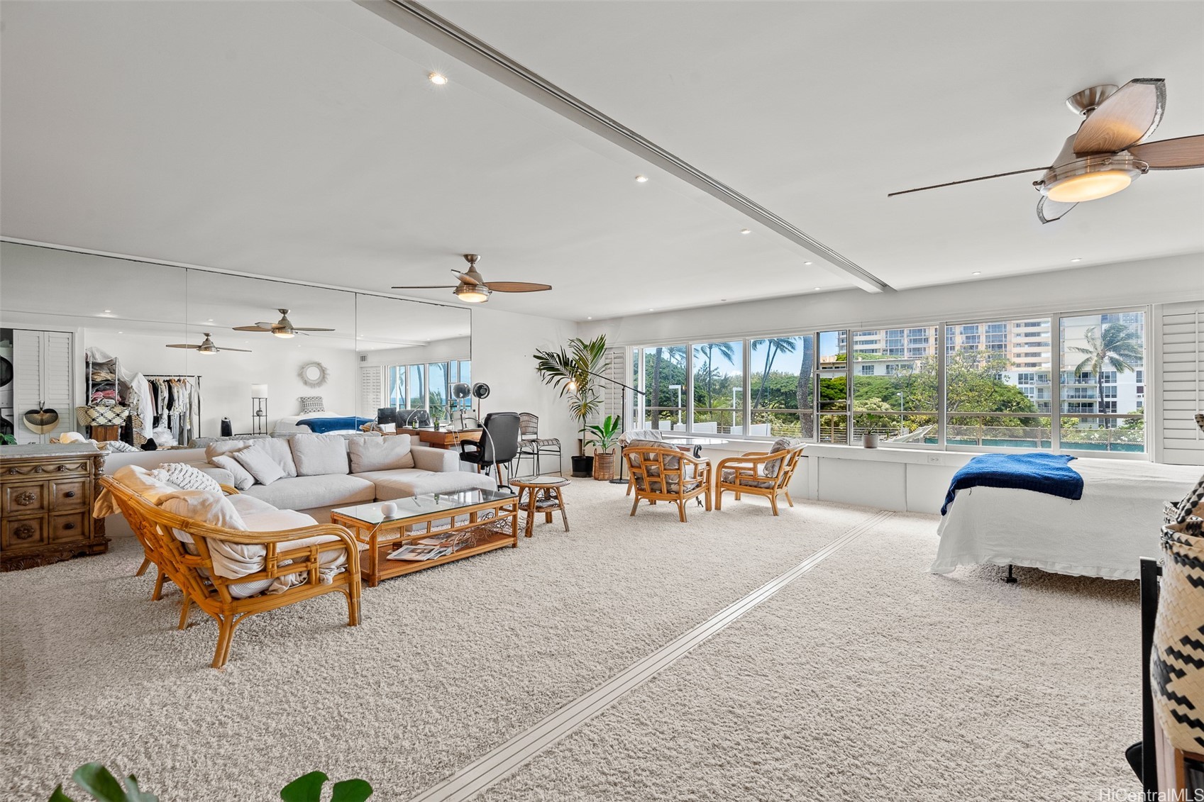 ダイヤモンドヘッド | 2895 Kalakaua Avenue, Honolulu, HI 96815