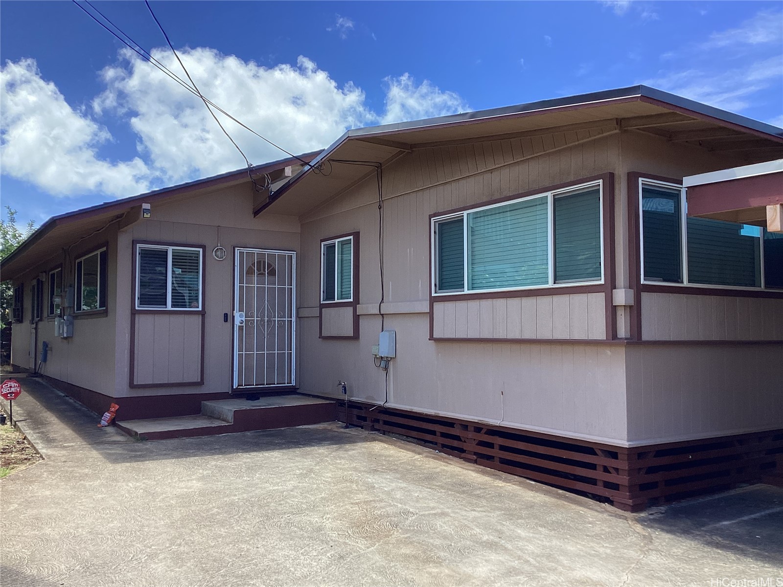 カハラ・ワイアラエ | 611 7th Avenue, Honolulu, HI 96816