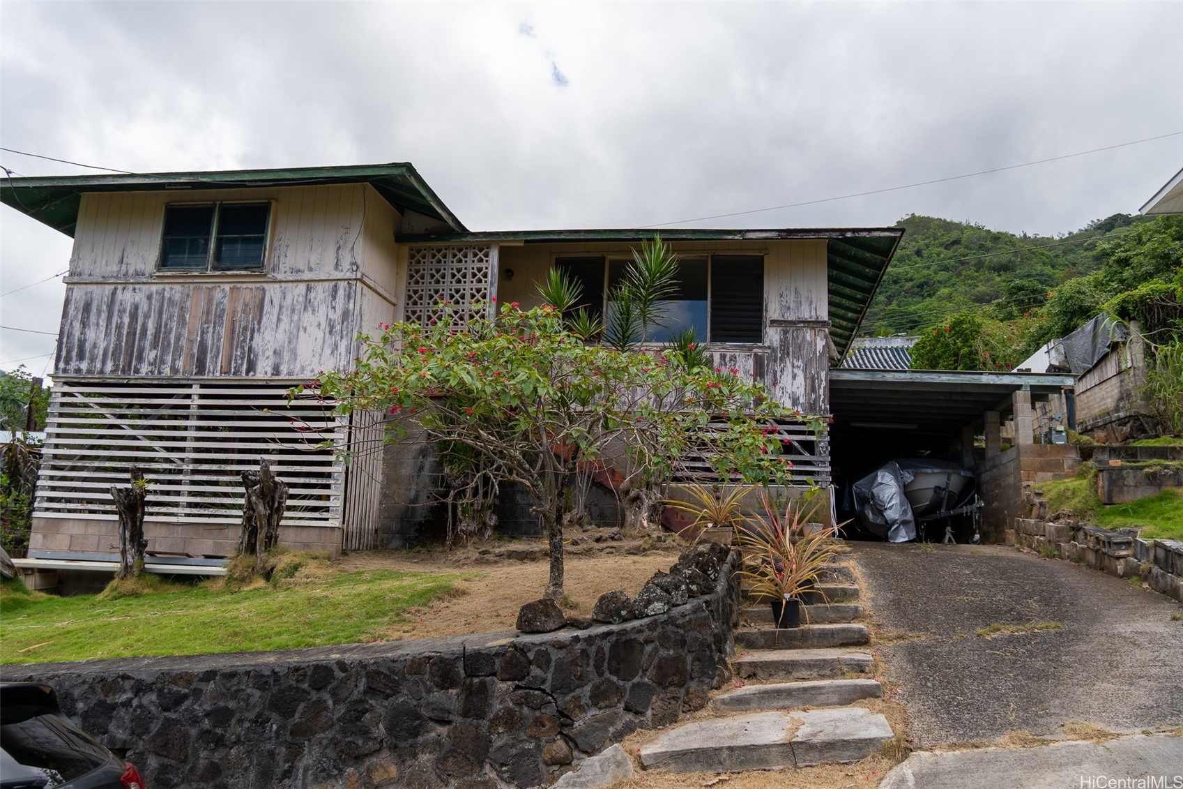 カハラ・ワイアラエ | 2521 Waiomao Road, Honolulu, HI 96816