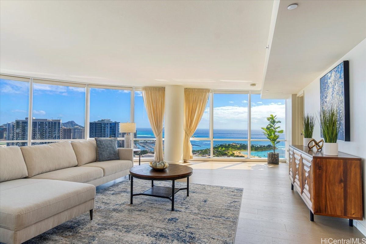 カカアコ・ダウンタウン | 1296 Kapiolani Boulevard, Honolulu, HI 96814
