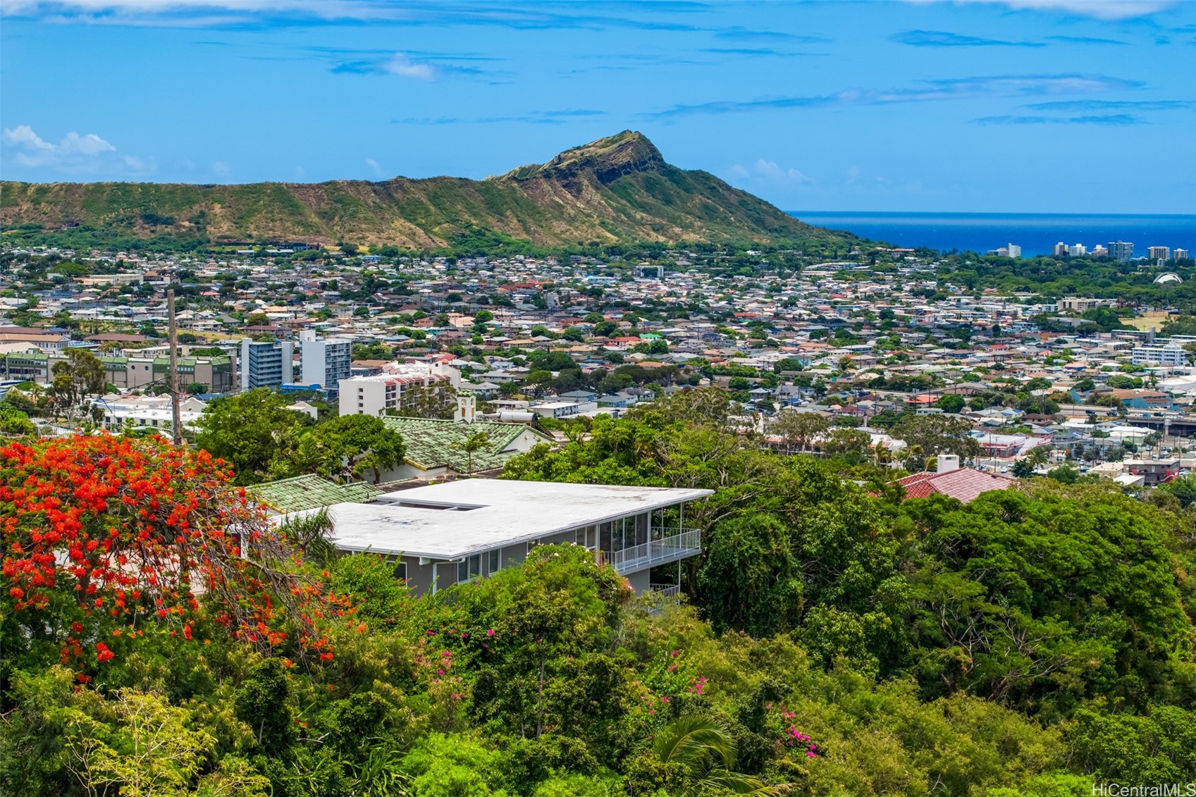 カハラ・ワイアラエ | 1588 St Louis Drive, Honolulu, HI 96816