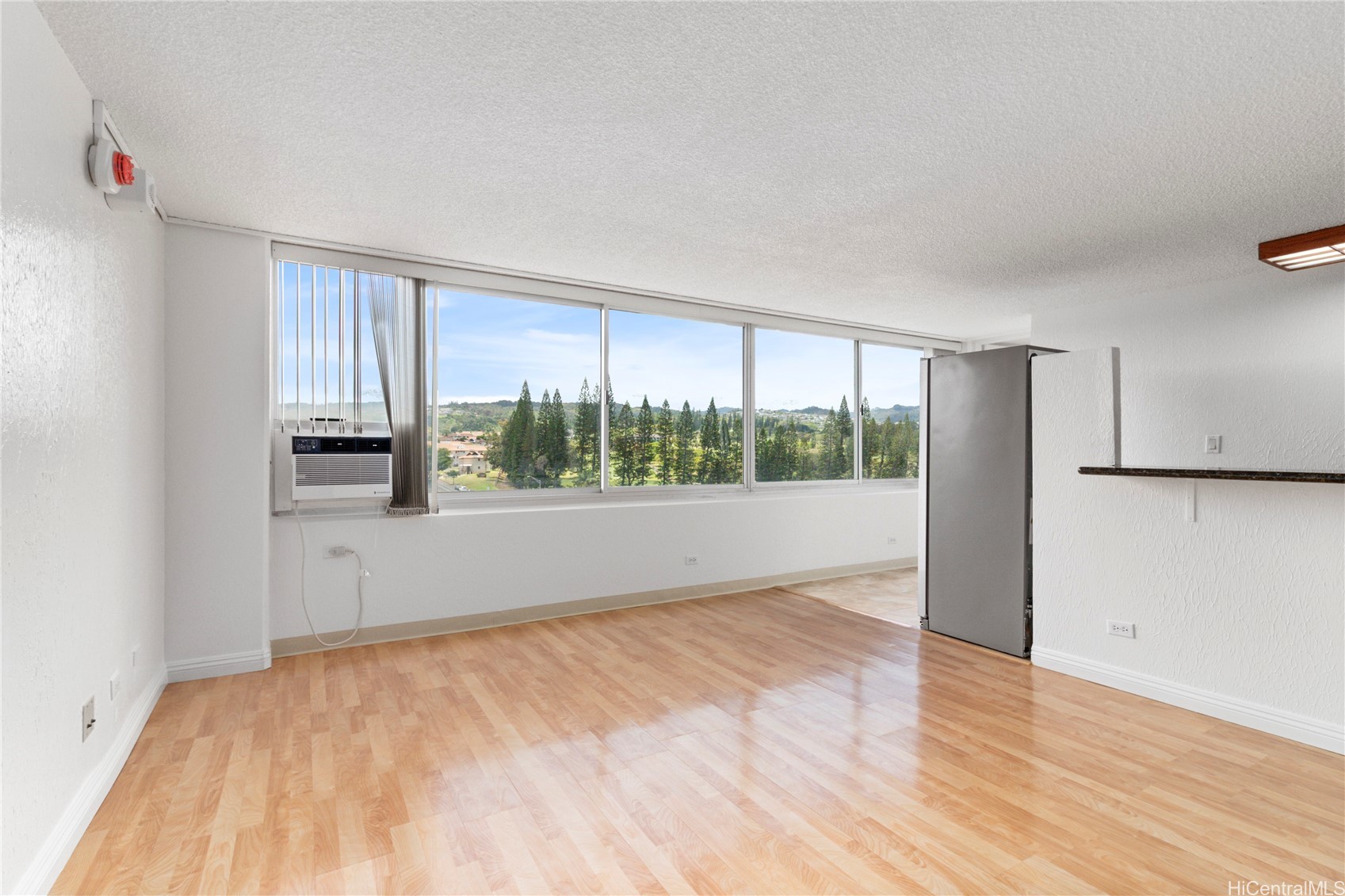 ソルトレイク | 98-288 Kaonohi Street, Aiea, HI 96701