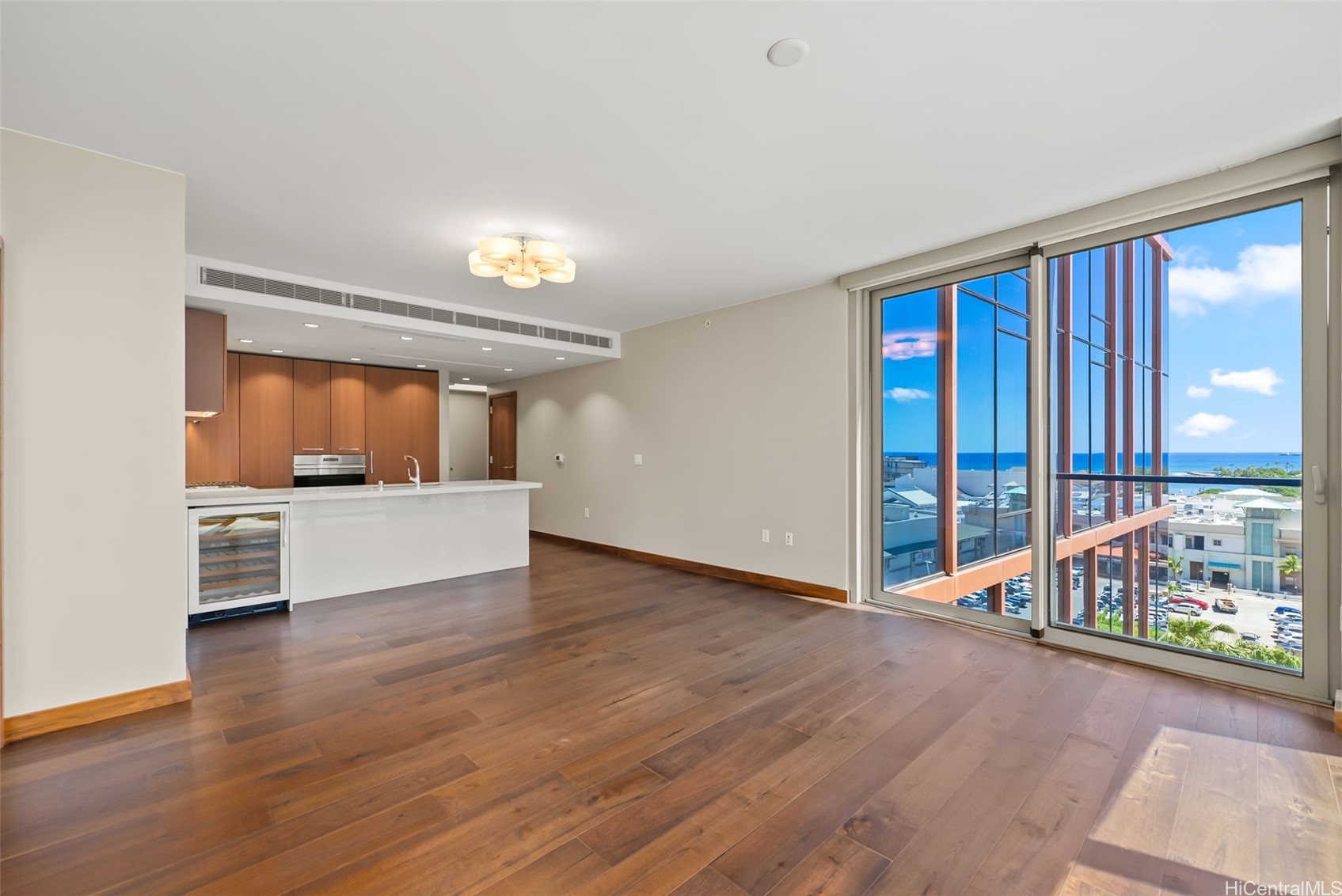 アラモアナ | 1555 Kapiolani Boulevard, Honolulu, HI 96814