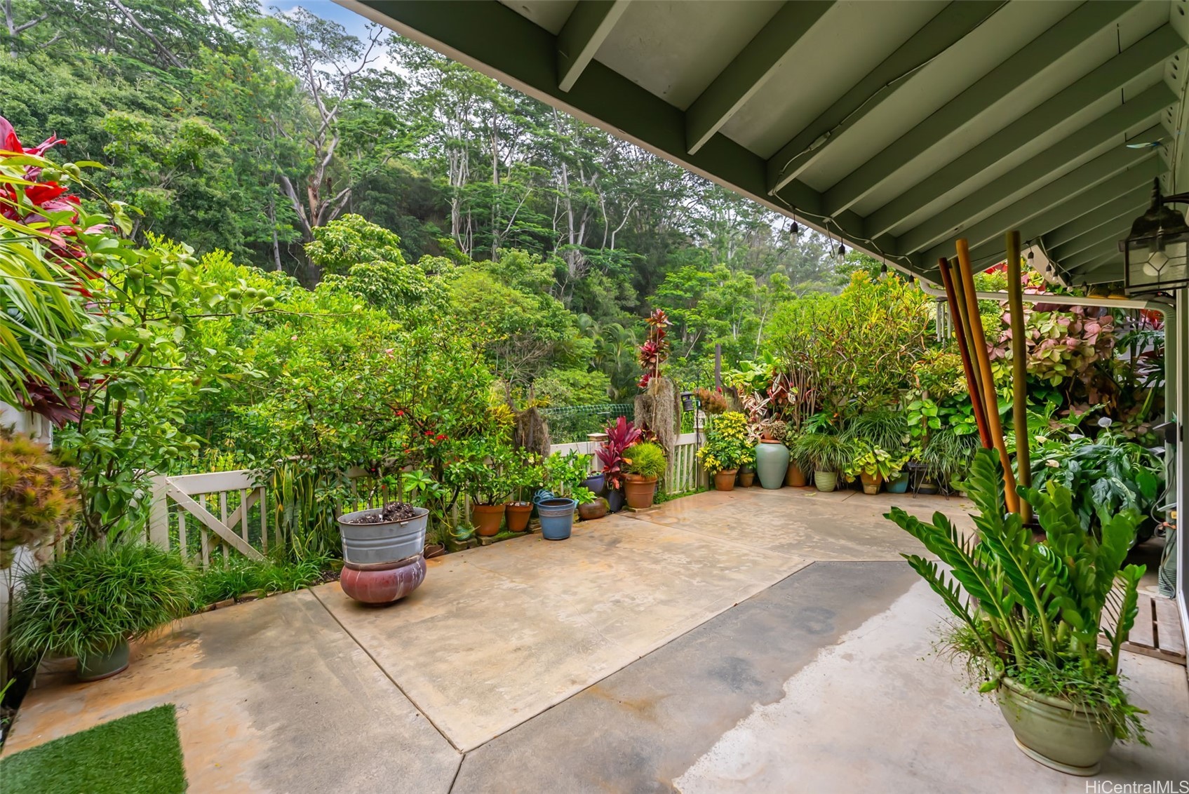 ソルトレイク | 95-1266 Wikao Street, Honolulu, HI 96789