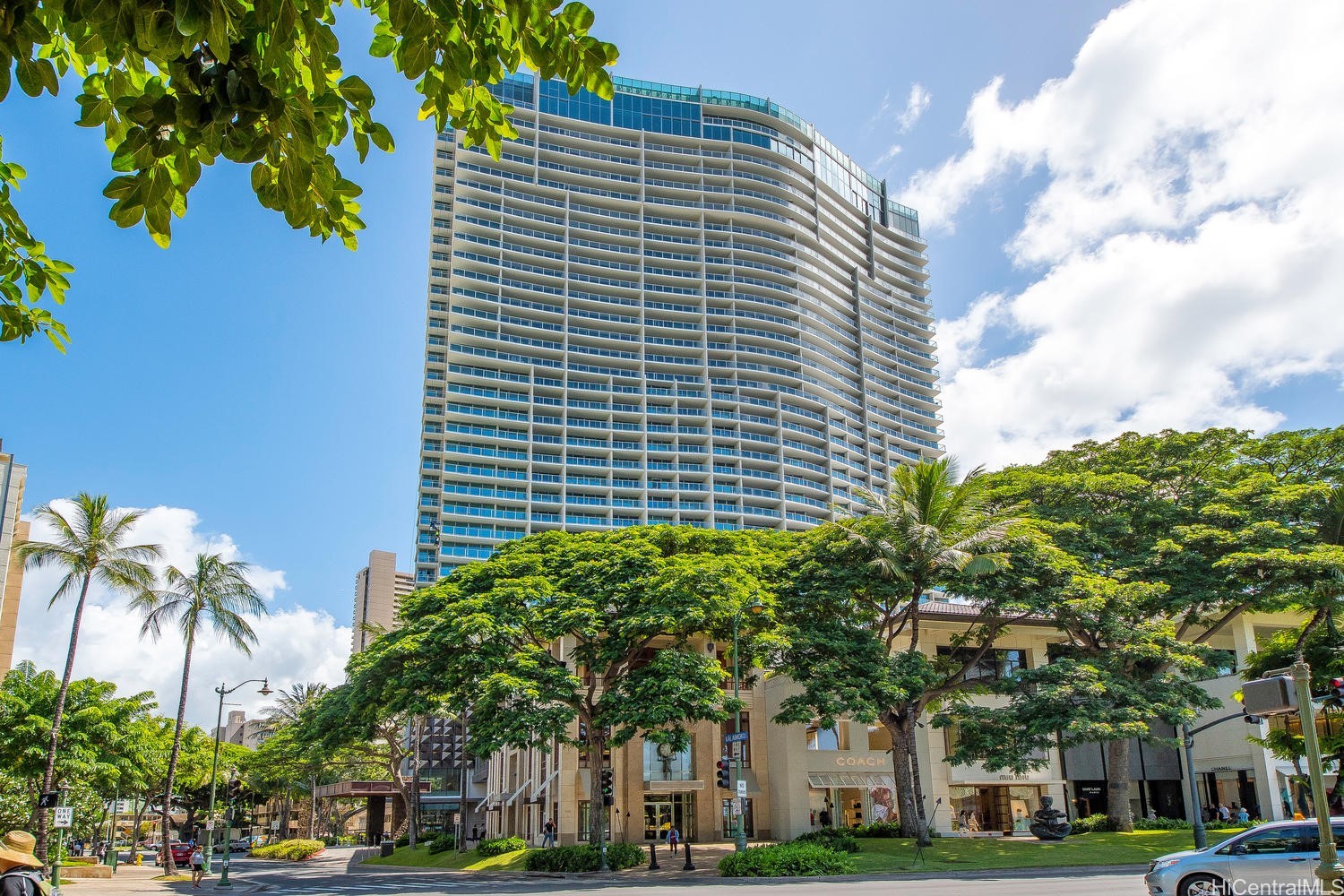 ワイキキ | 383 Kalaimoku Street, Honolulu, HI 96815
