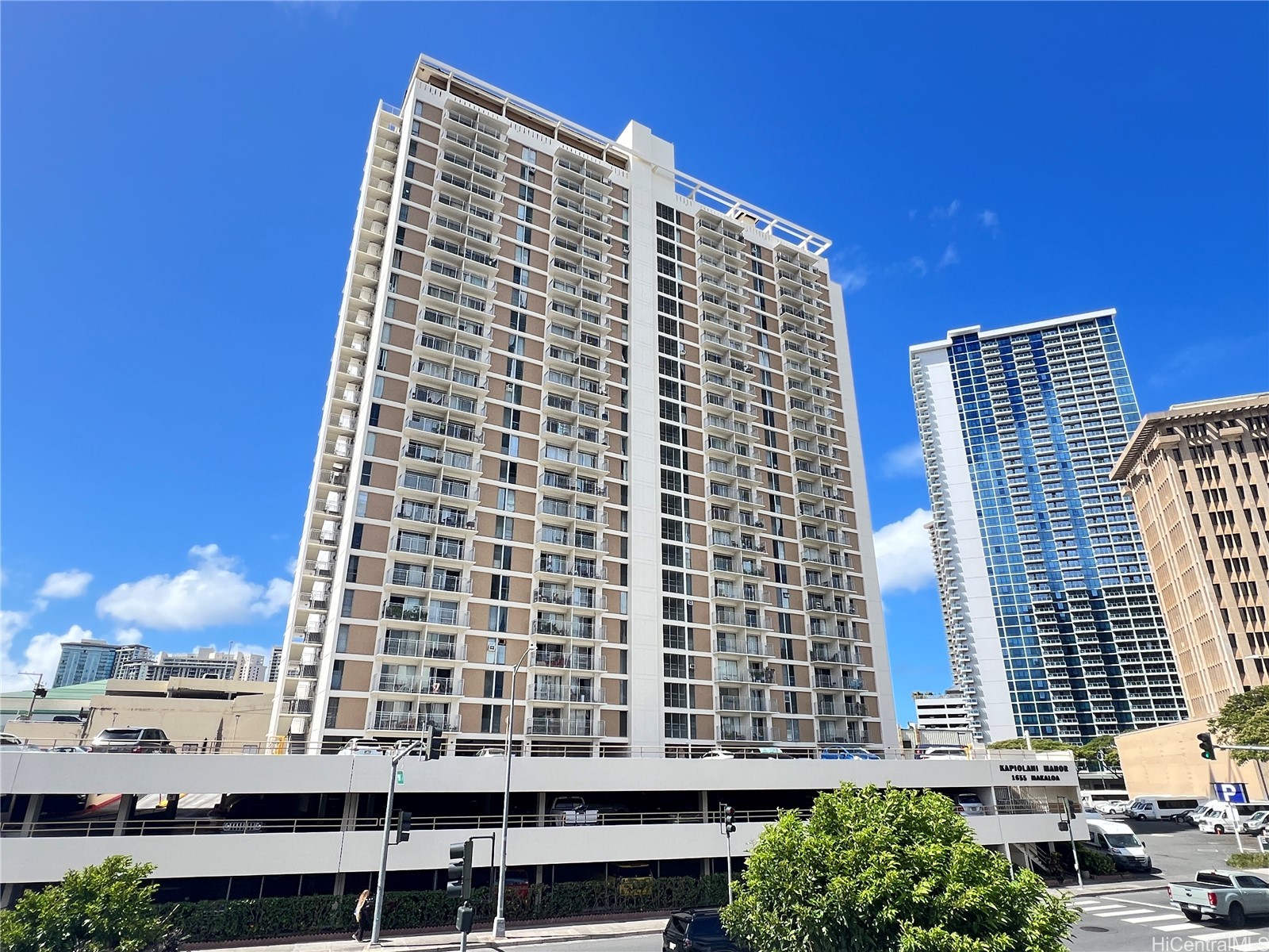 アラモアナ | 1655 Makaloa Street, Honolulu, HI 96814
