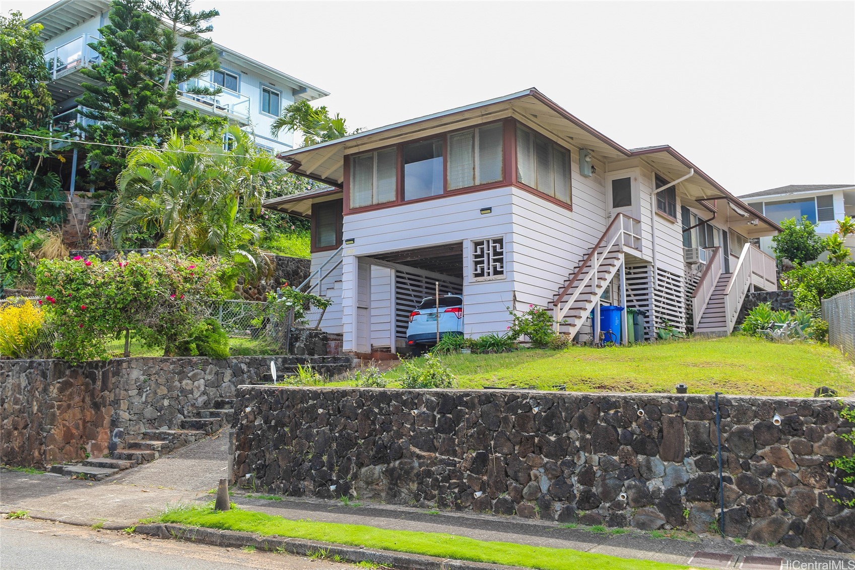 カハラ・ワイアラエ | 2505 Peter Street, Honolulu, HI 96816