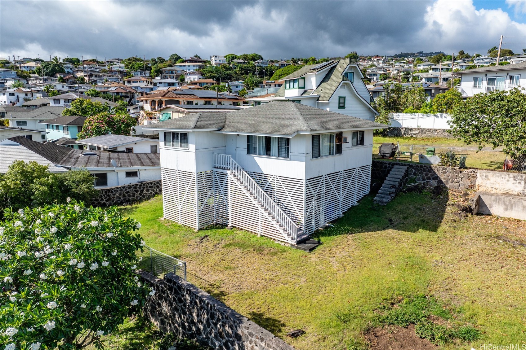 ソルトレイク | 743-C Judd Street, Honolulu, HI 96817