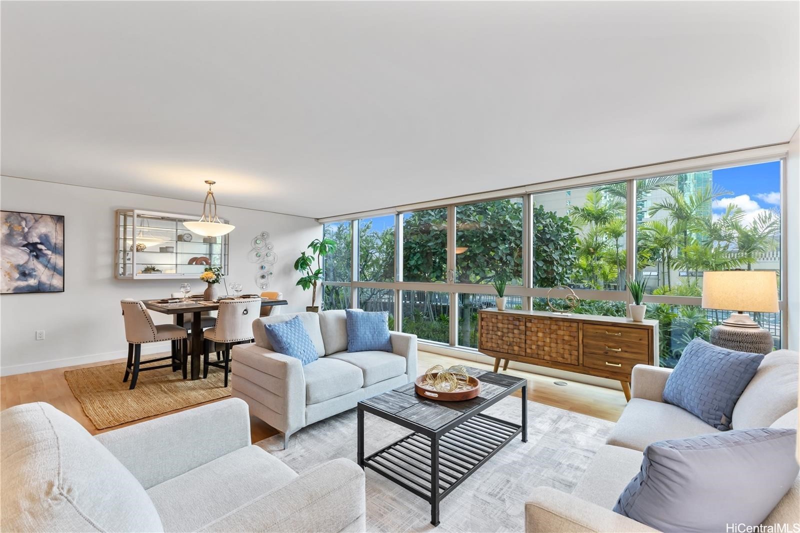 カカアコ・ダウンタウン | 1177 Queen Street, Honolulu, HI 96814