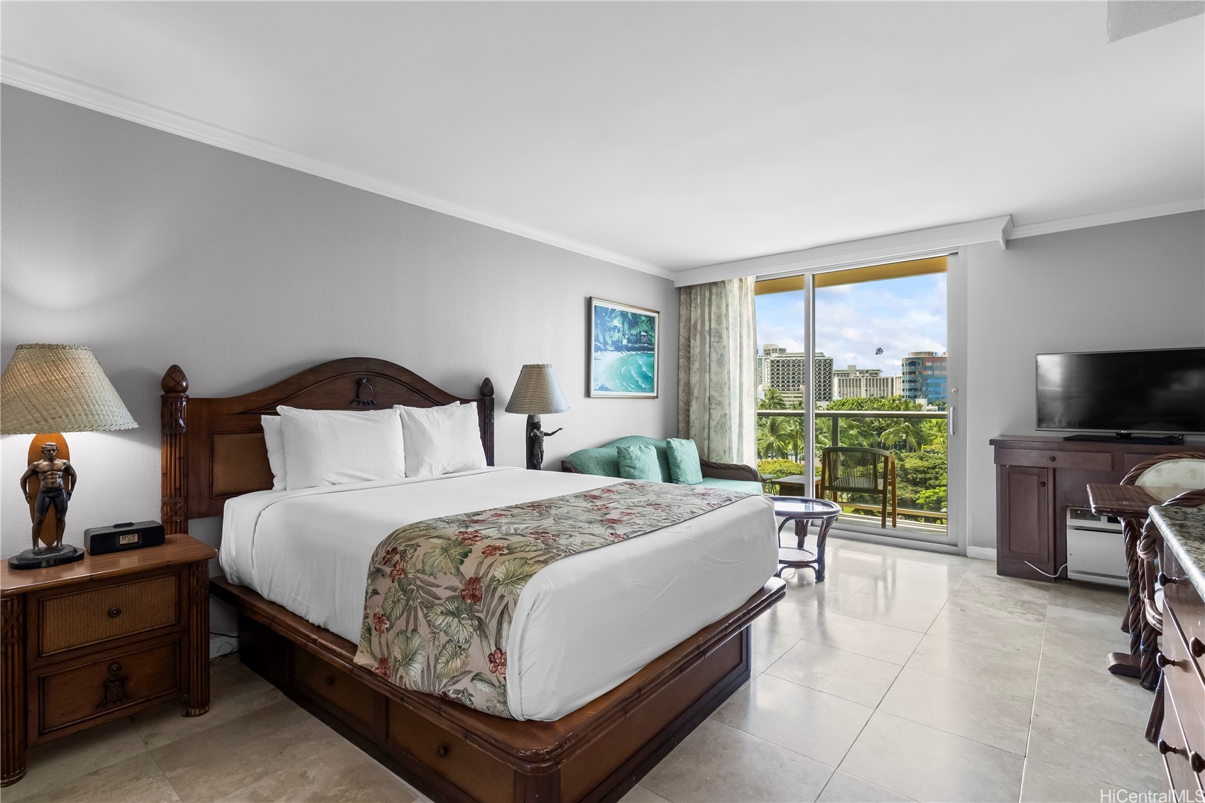 ワイキキ | 2045 Kalakaua Avenue, Honolulu, HI 96815
