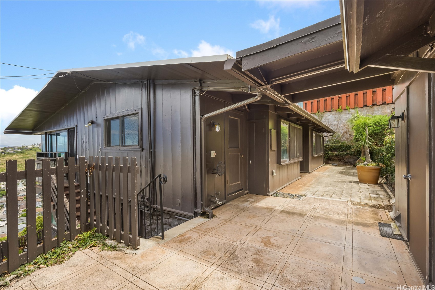 カハラ・ワイアラエ | 1602 Mikahala Way, Honolulu, HI 96816