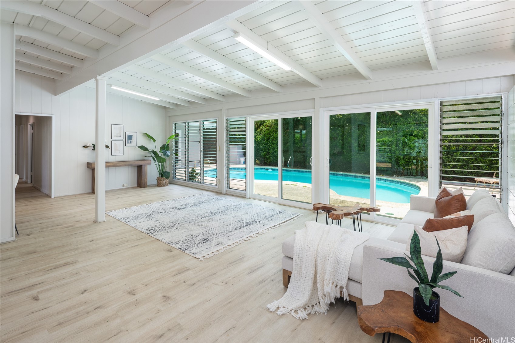 カハラ・ワイアラエ | 316 Mamaki Street, Honolulu, HI 96821