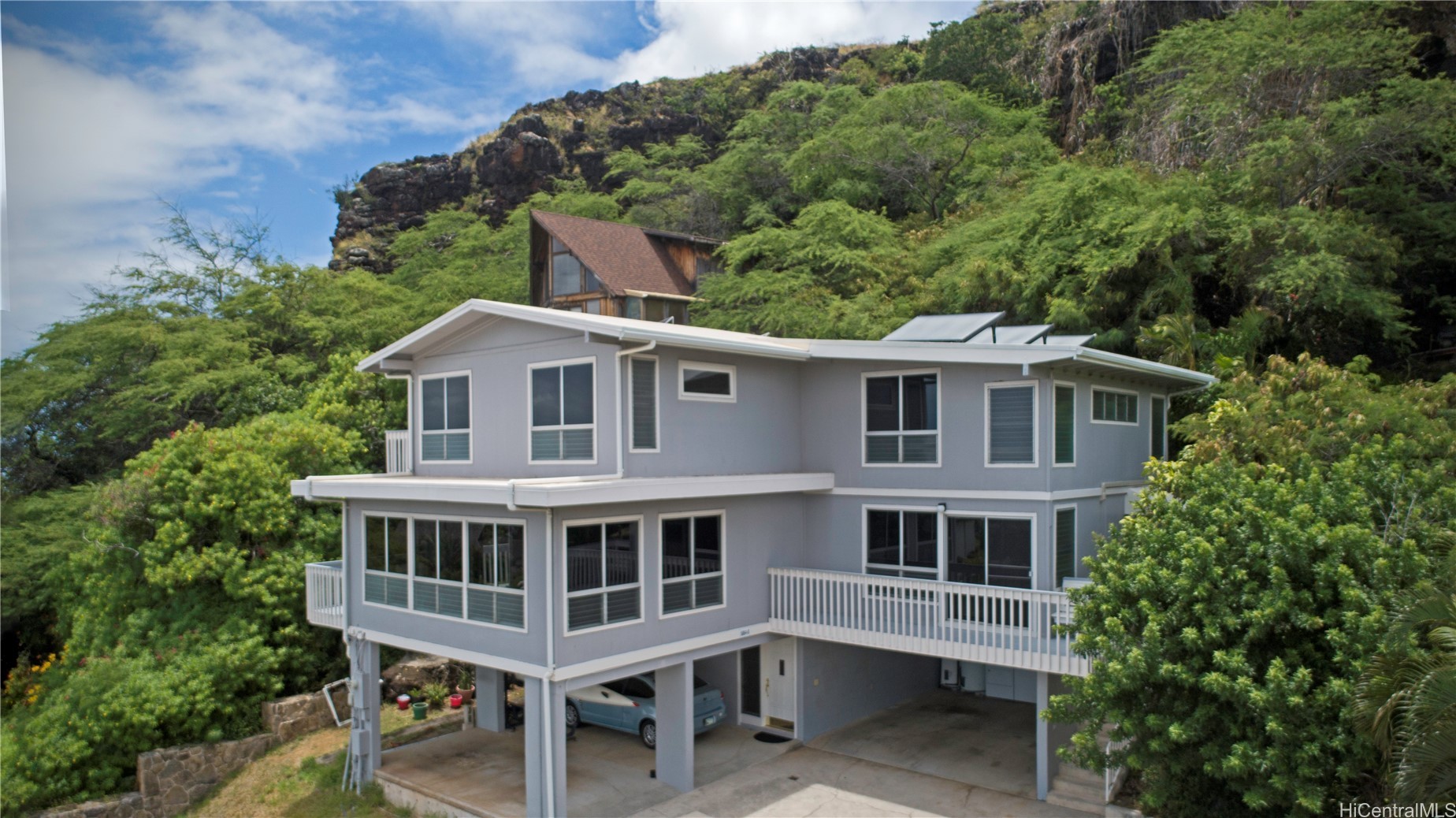 カハラ・ワイアラエ | 5864 Kalanianaole Highway, Honolulu, HI 96821