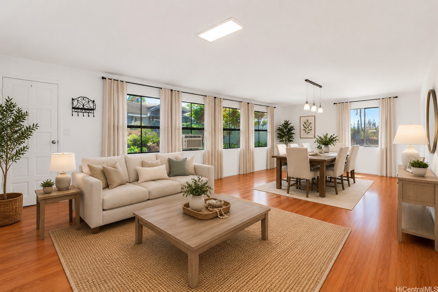 ソルトレイク | 95-349 Kuahelani Avenue, Mililani, HI 96789