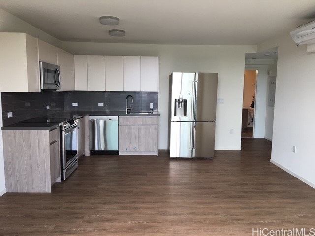 アラモアナ | 1631 Kapiolani Boulevard, Honolulu, HI 96814