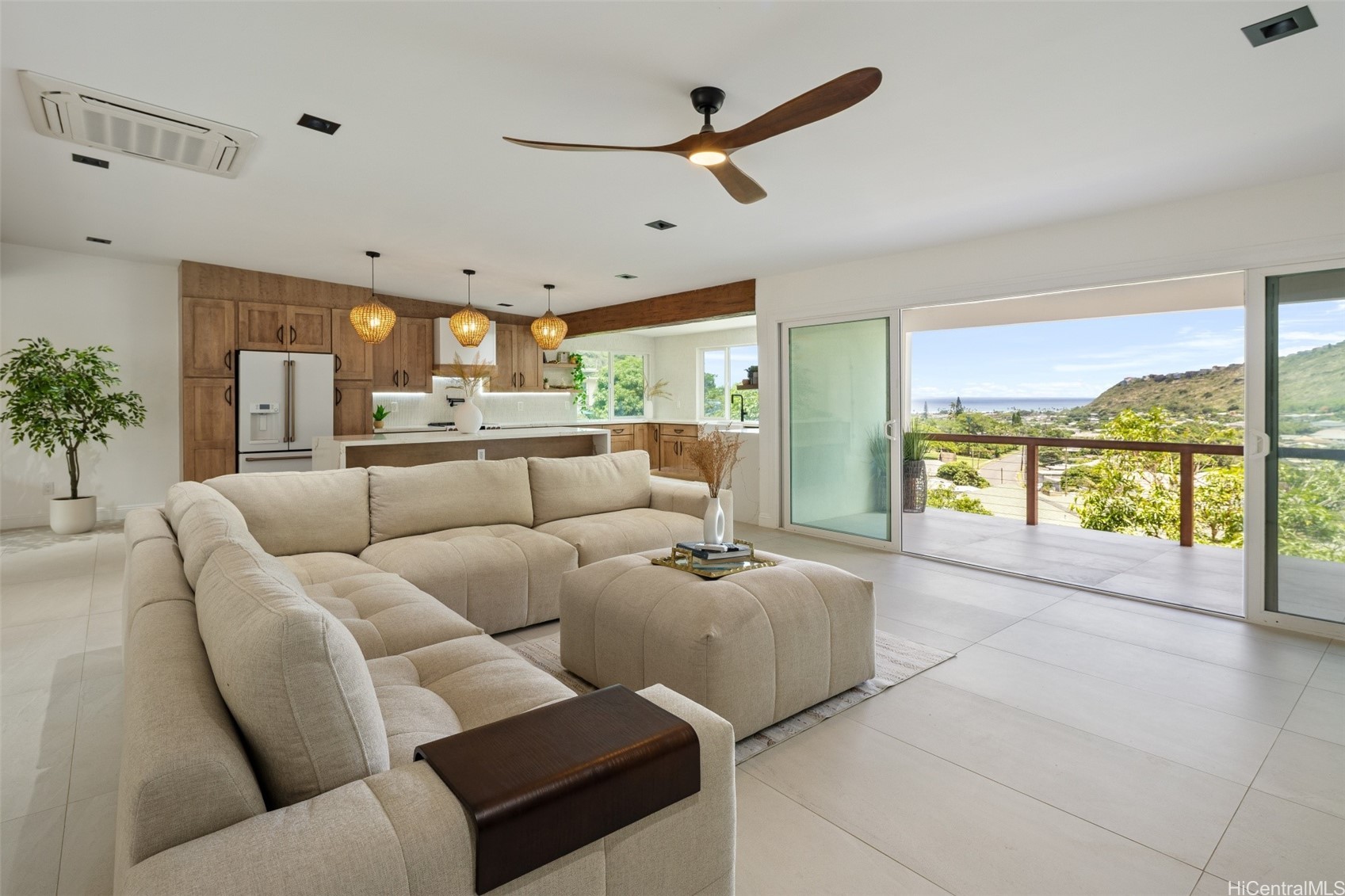 カハラ・ワイアラエ | 852 Kainoa Place, Honolulu, HI 96821