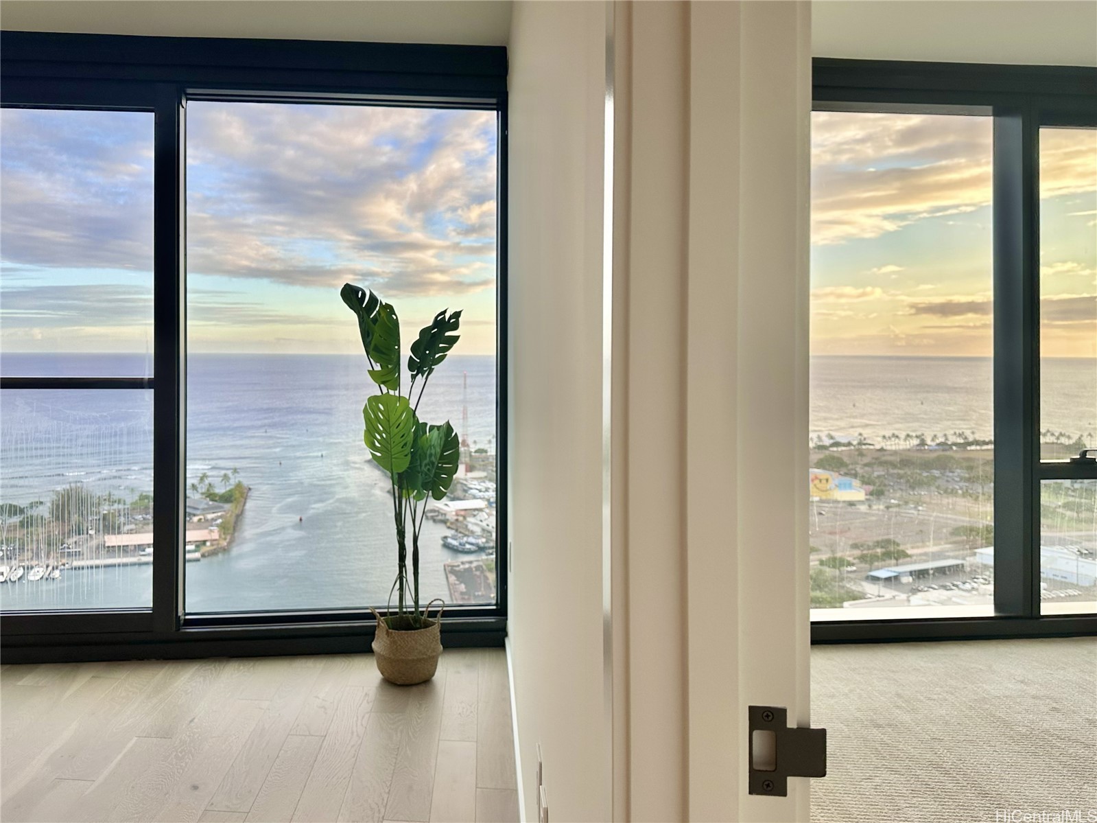カカアコ・ダウンタウン | 333 Ward Avenue, Honolulu, HI 96814