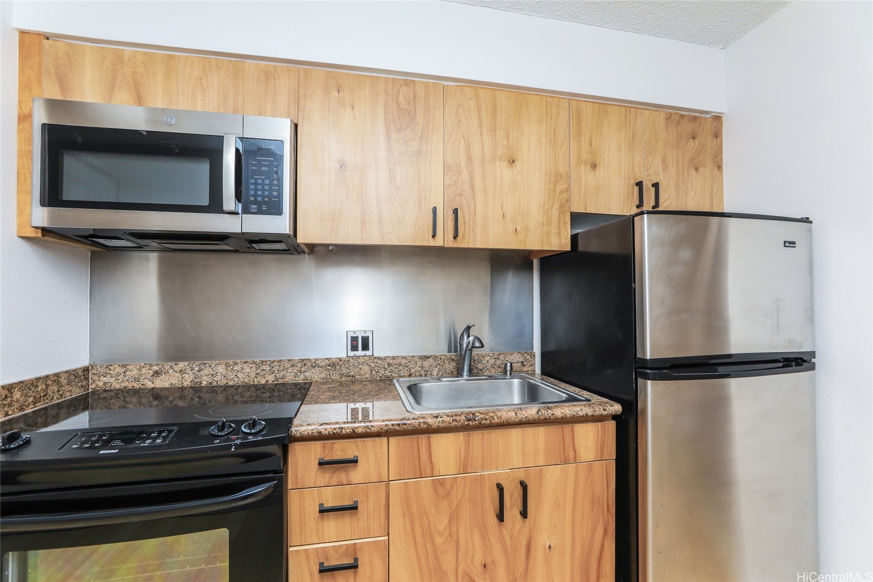 カカアコ・ダウンタウン | 545 Queen Street, Honolulu, HI 96813