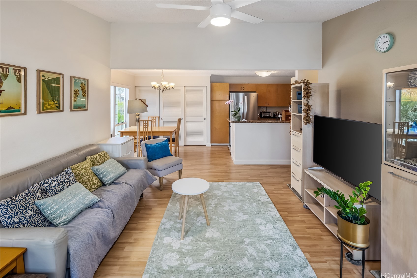 ソルトレイク | 545 Mananai Place, Honolulu, HI 96818