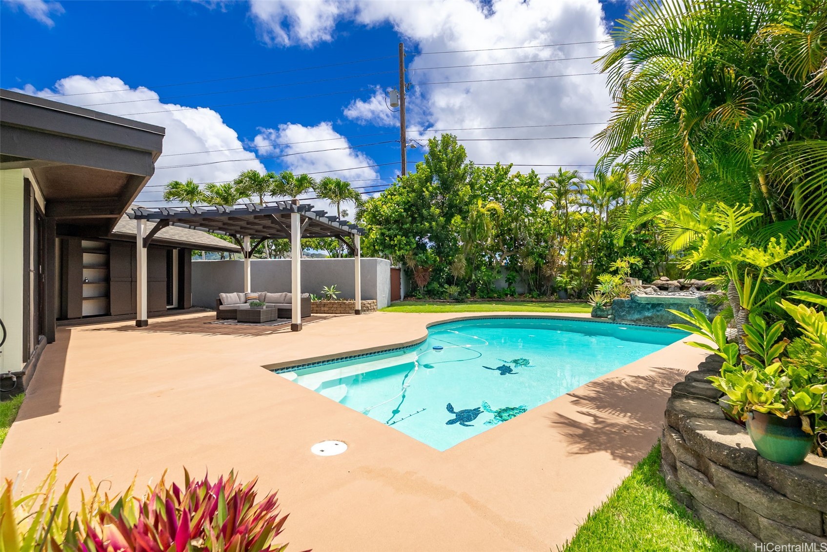 ハワイカイ | 7081 Kalanianaole Highway, Honolulu, HI 96825