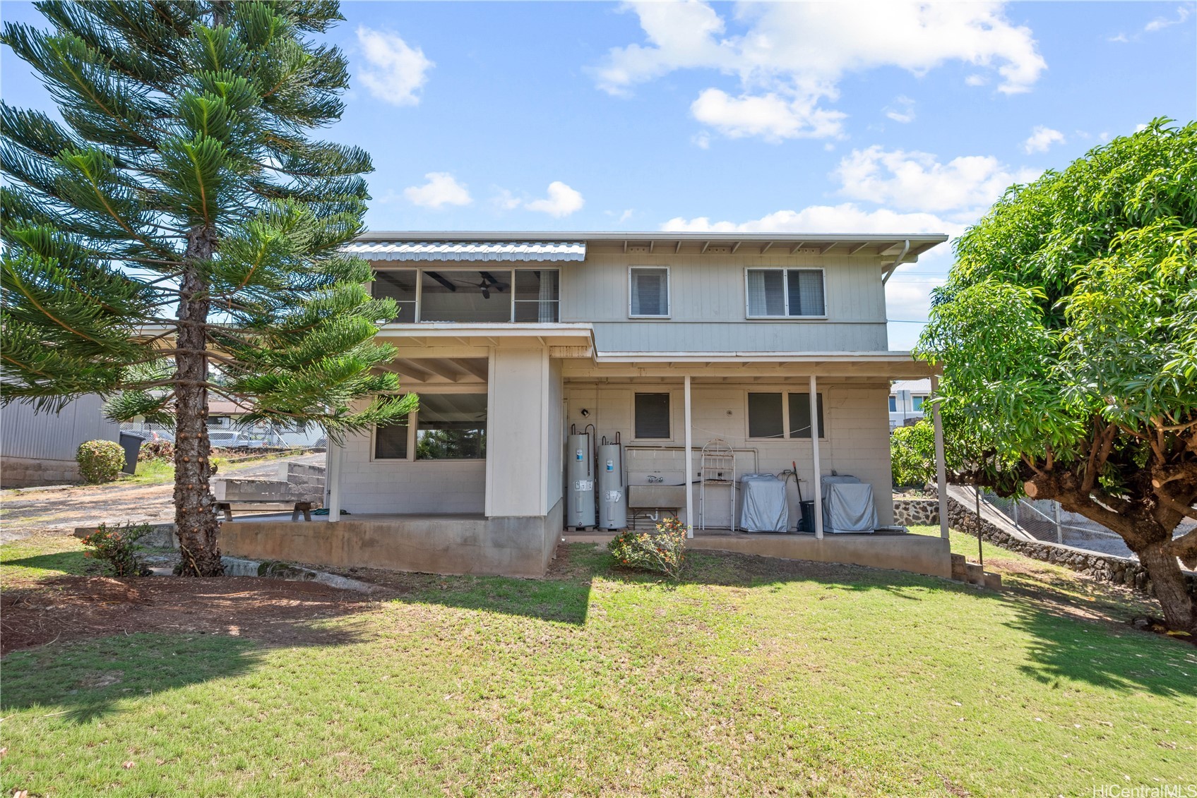 カカアコ・ダウンタウン | 1992 Naio Street, Honolulu, HI 96817
