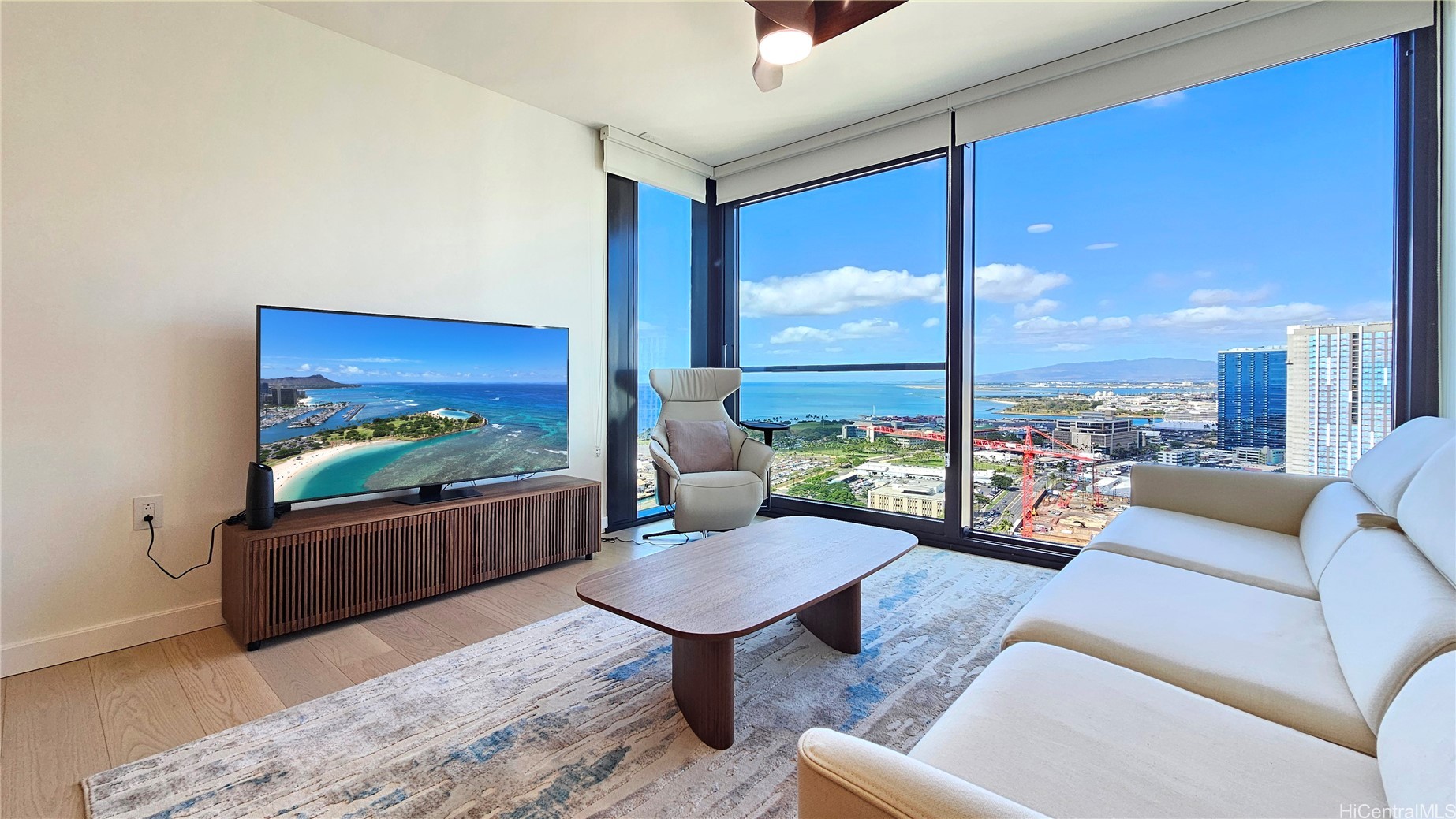 カカアコ・ダウンタウン | 1100 Ala Moana Boulevard, Honolulu, HI 96814