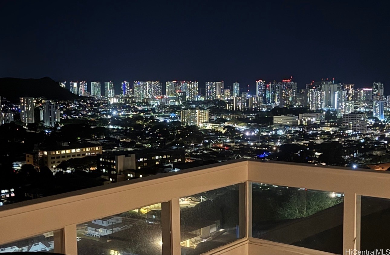 カカアコ・ダウンタウン | 1122 Kaumailuna Place, Honolulu, HI 96817