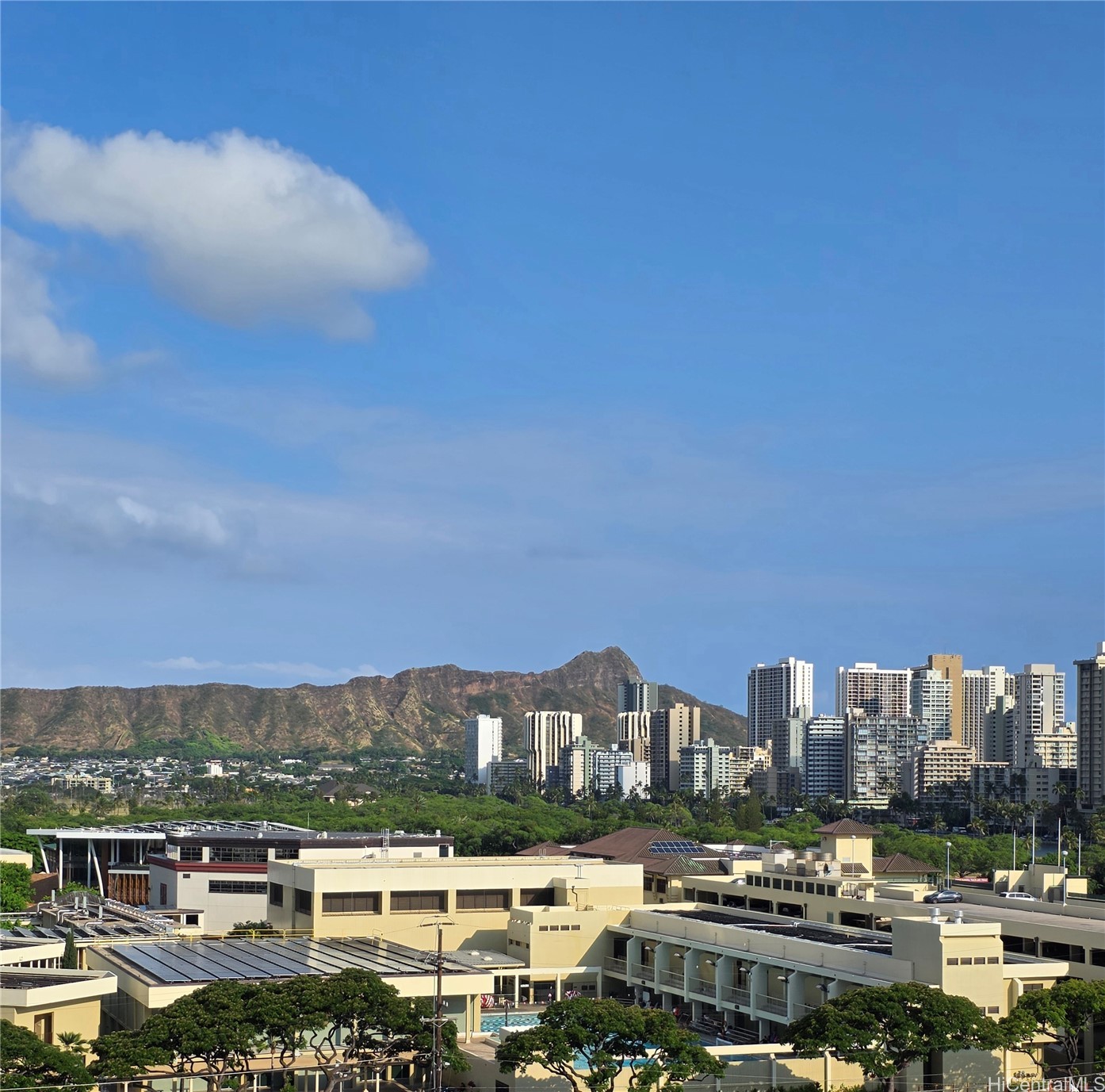 ワイキキ | 2439 Kapiolani Boulevard, Honolulu, HI 96826