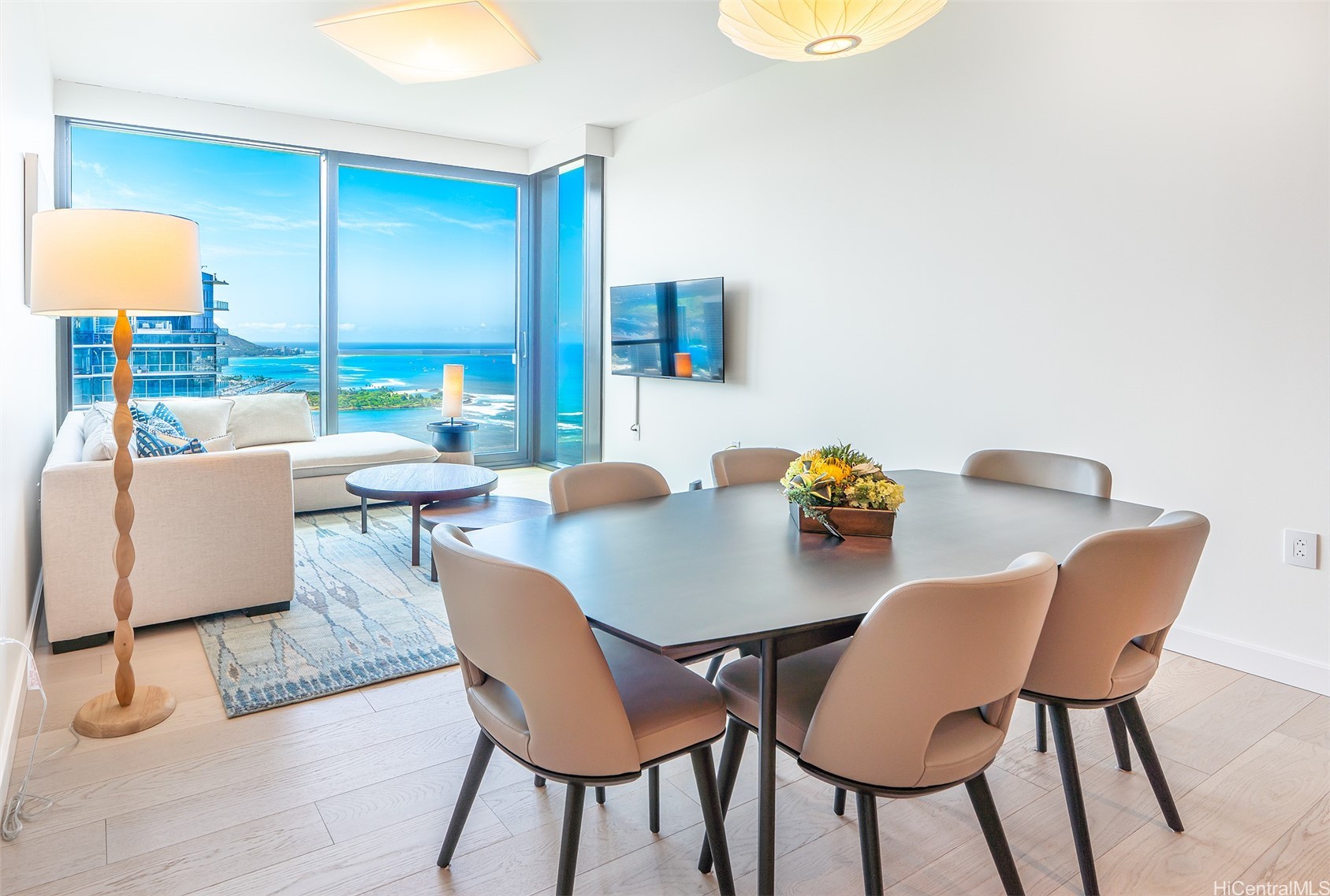 カカアコ・ダウンタウン | 1100 Ala Moana Boulevard, Honolulu, HI 96814