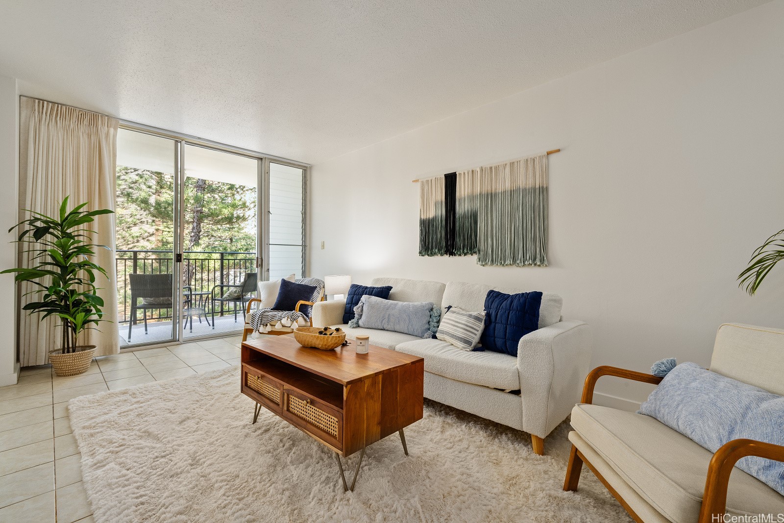 カカアコ・ダウンタウン | 1610 Kanunu Street, Honolulu, HI 96814