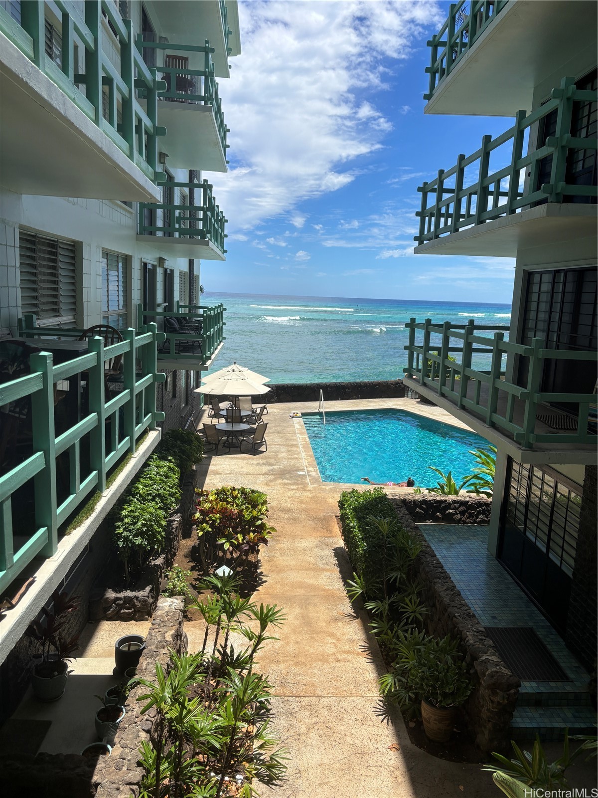 ダイヤモンドヘッド | 2957 Kalakaua Avenue, Honolulu, HI 96815