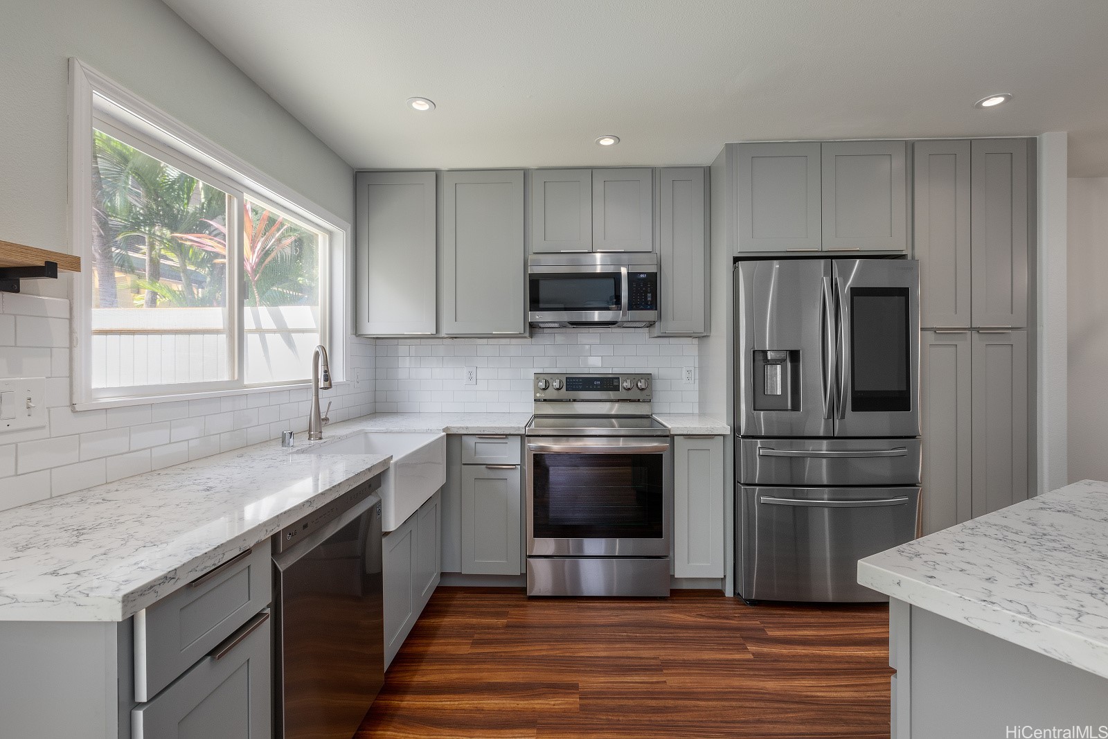 エバ | 91-1659 Kaukolu Street, Ewa Beach, HI 96706