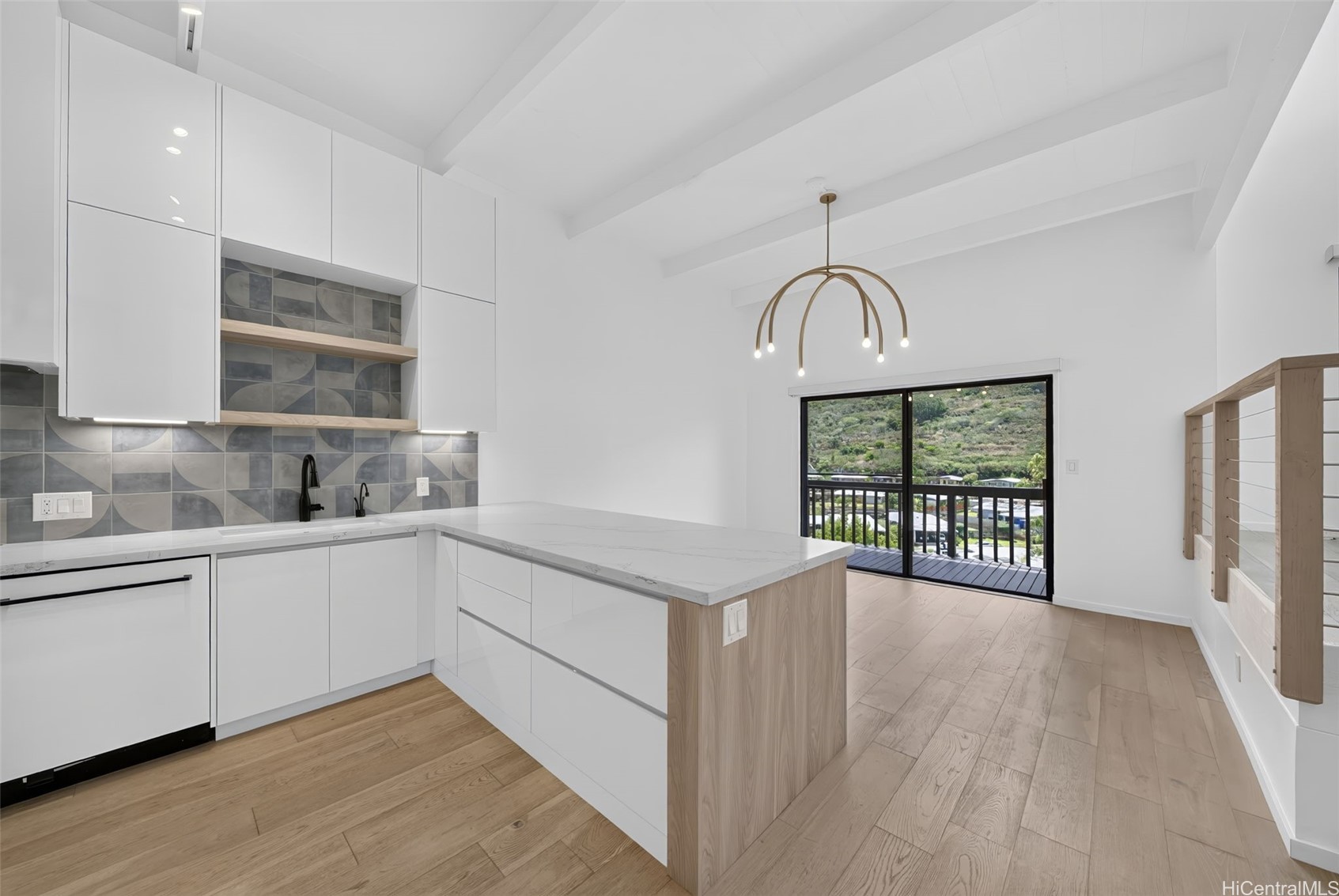 カハラ・ワイアラエ | 1487 Hiikala Place, Honolulu, HI 96816