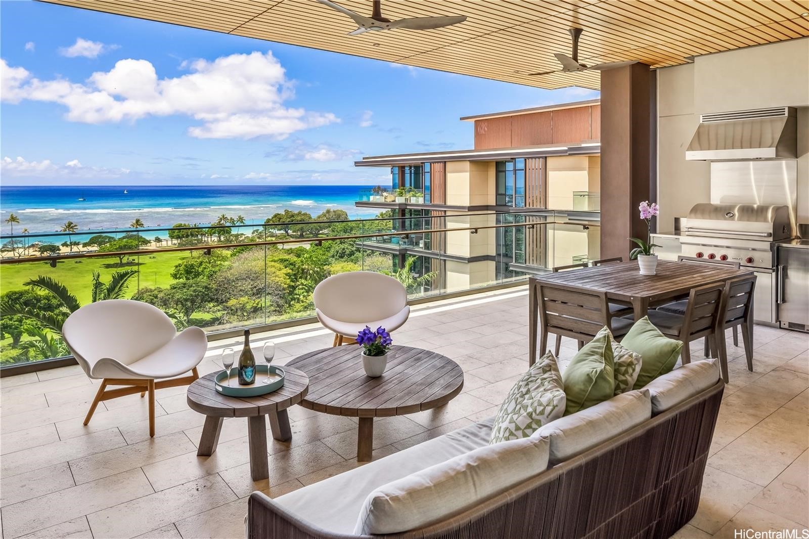 アラモアナ | 1388 Ala Moana Boulevard, Honolulu, HI 96814