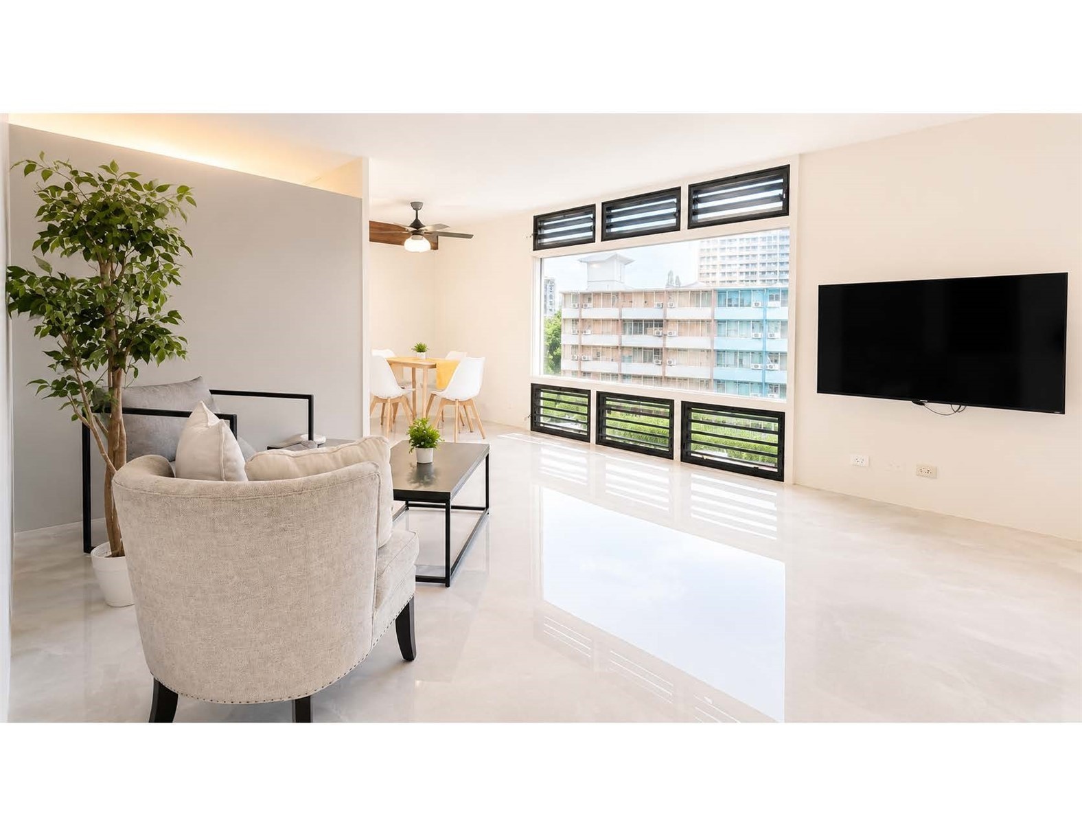 ワイキキ | 910 Ahana Street, Honolulu, HI 96815
