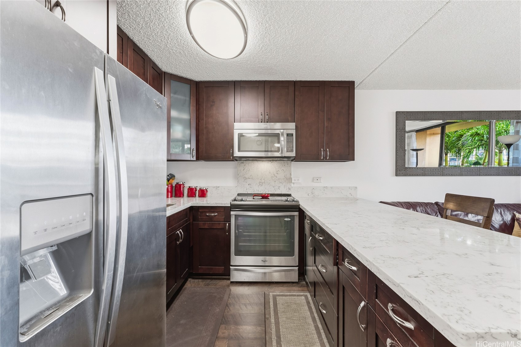 ワイキキ | 411 Hobron Lane, Honolulu, HI 96815