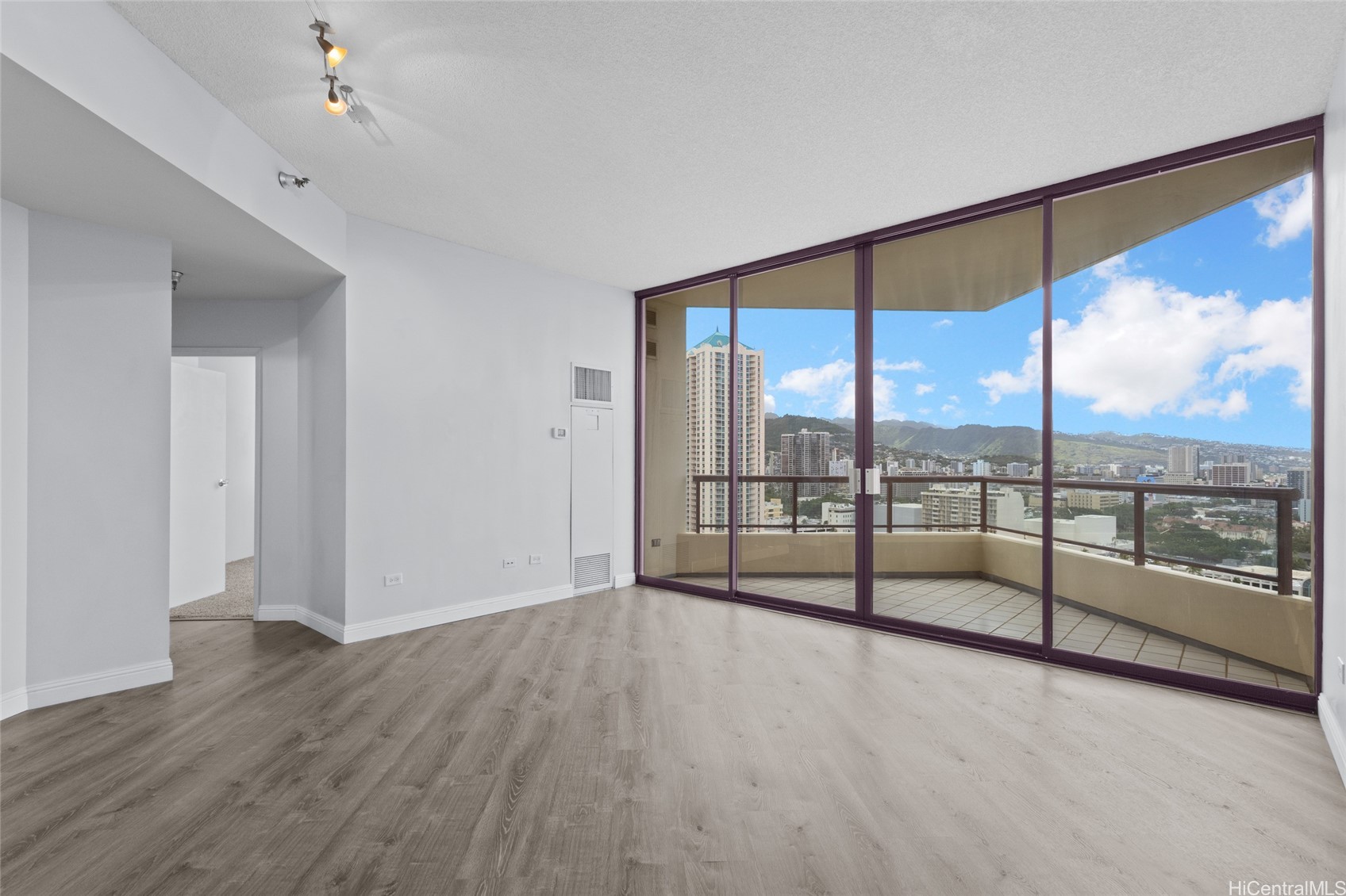カカアコ・ダウンタウン | 725 Kapiolani Boulevard, Honolulu, HI 96813