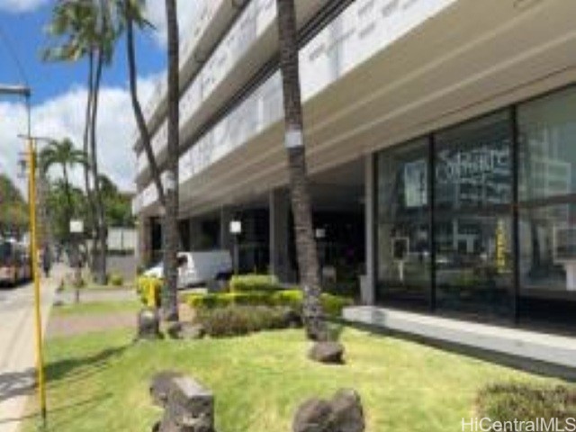 1750 Kalakaua Avenue, Honolulu, HI 96826