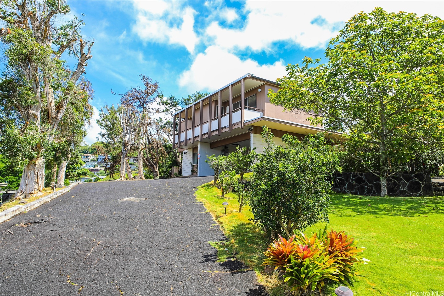 1944 D Ualakaa Street, Honolulu, HI 96822