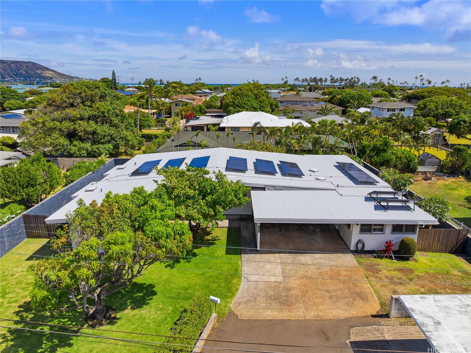 カハラ・ワイアラエ | 6085 Manukapu Place, Honolulu, HI 96821