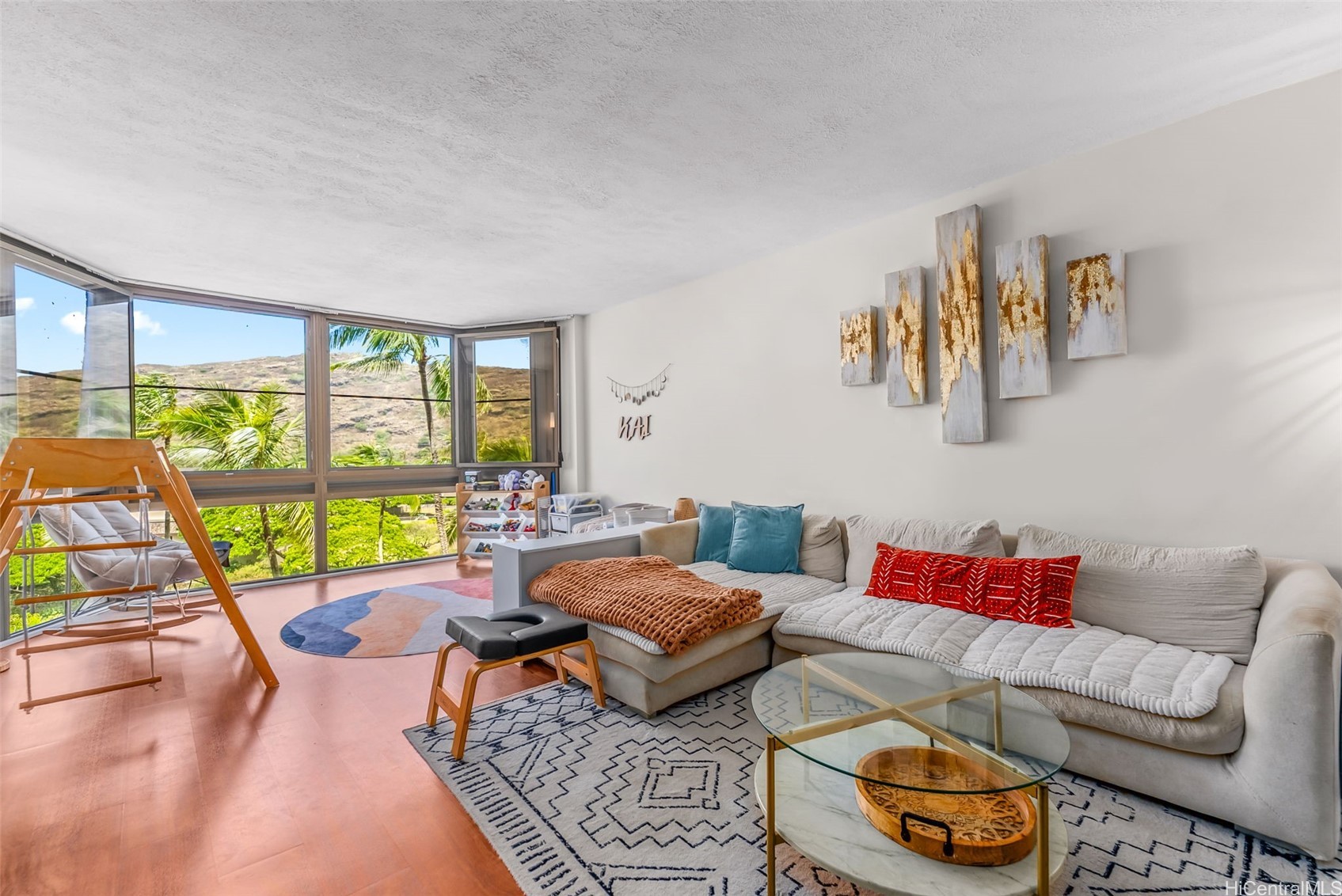 ハワイカイ | 531 Hahaione Street, Honolulu, HI 96825