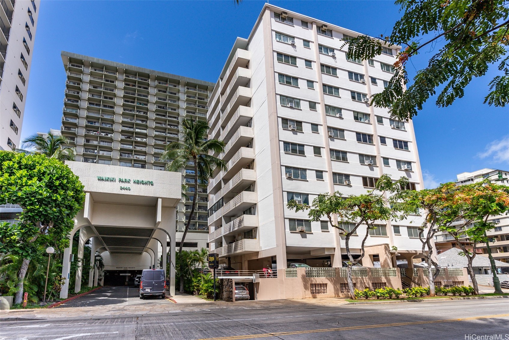 ワイキキ | 2440 Kuhio Avenue, Honolulu, HI 96815