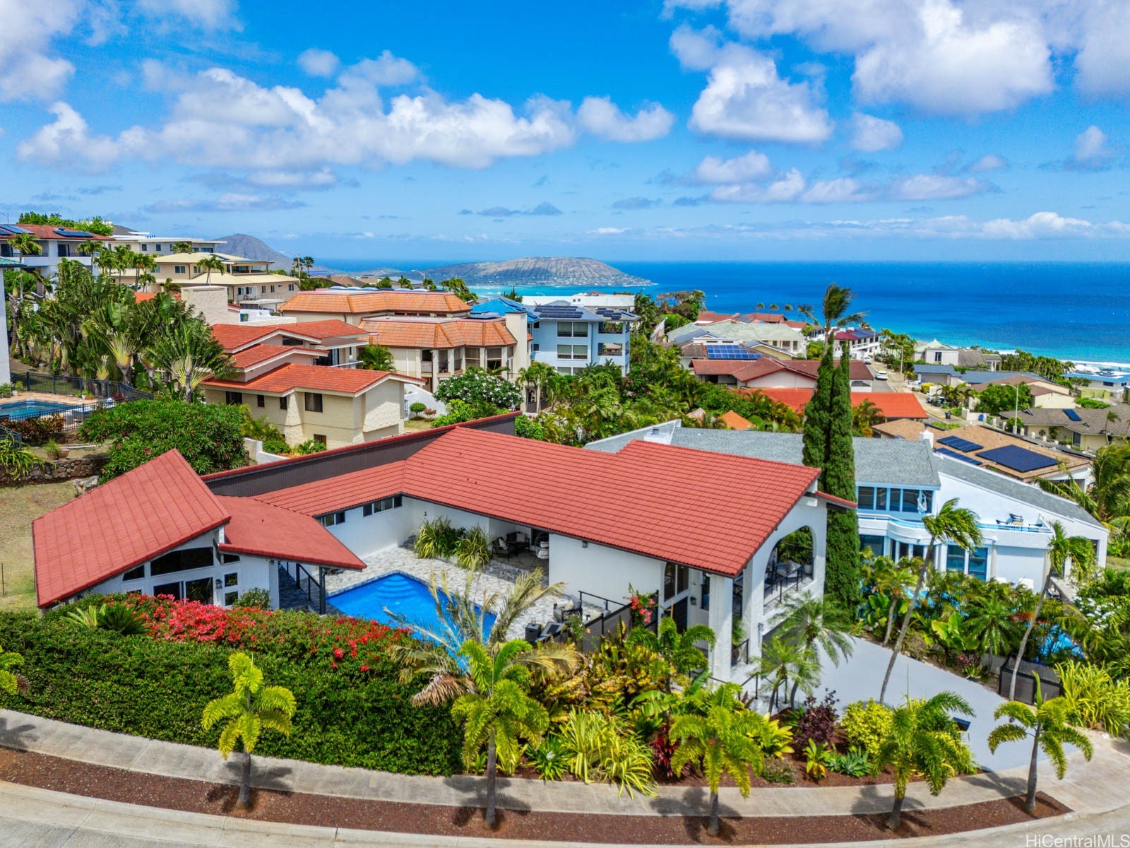 カハラ・ワイアラエ | 1931 Alaweo Street, Honolulu, HI 96821
