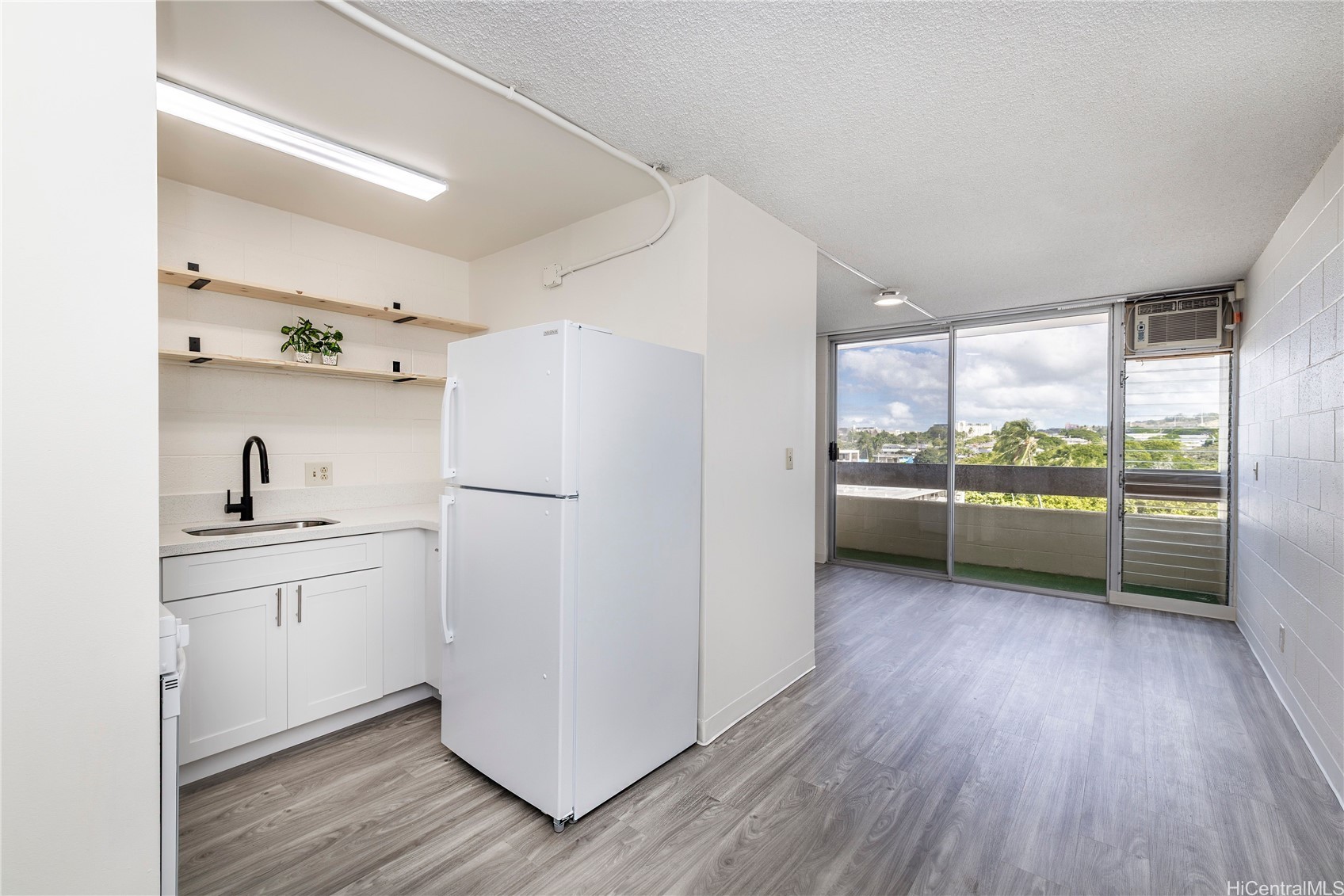 1555 Pohaku Street, Honolulu, HI 96817