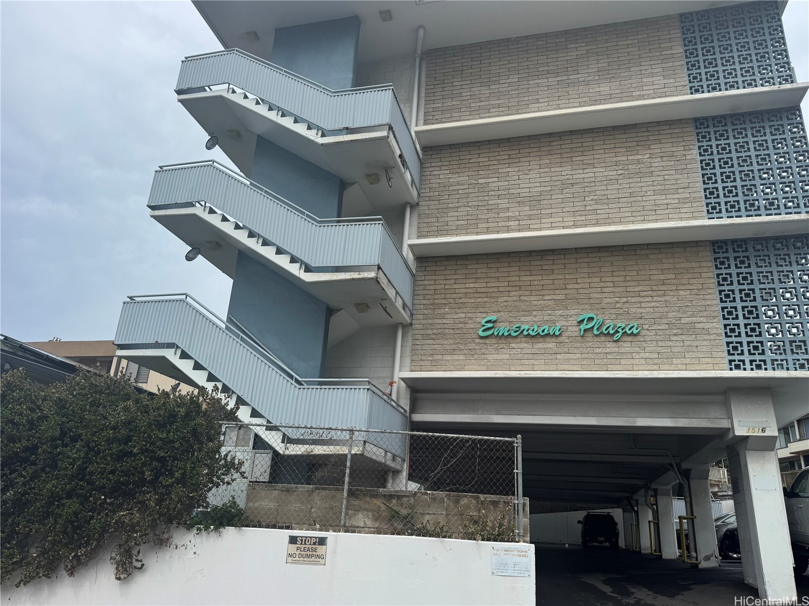 1516 Emerson Street, Honolulu, HI 96813