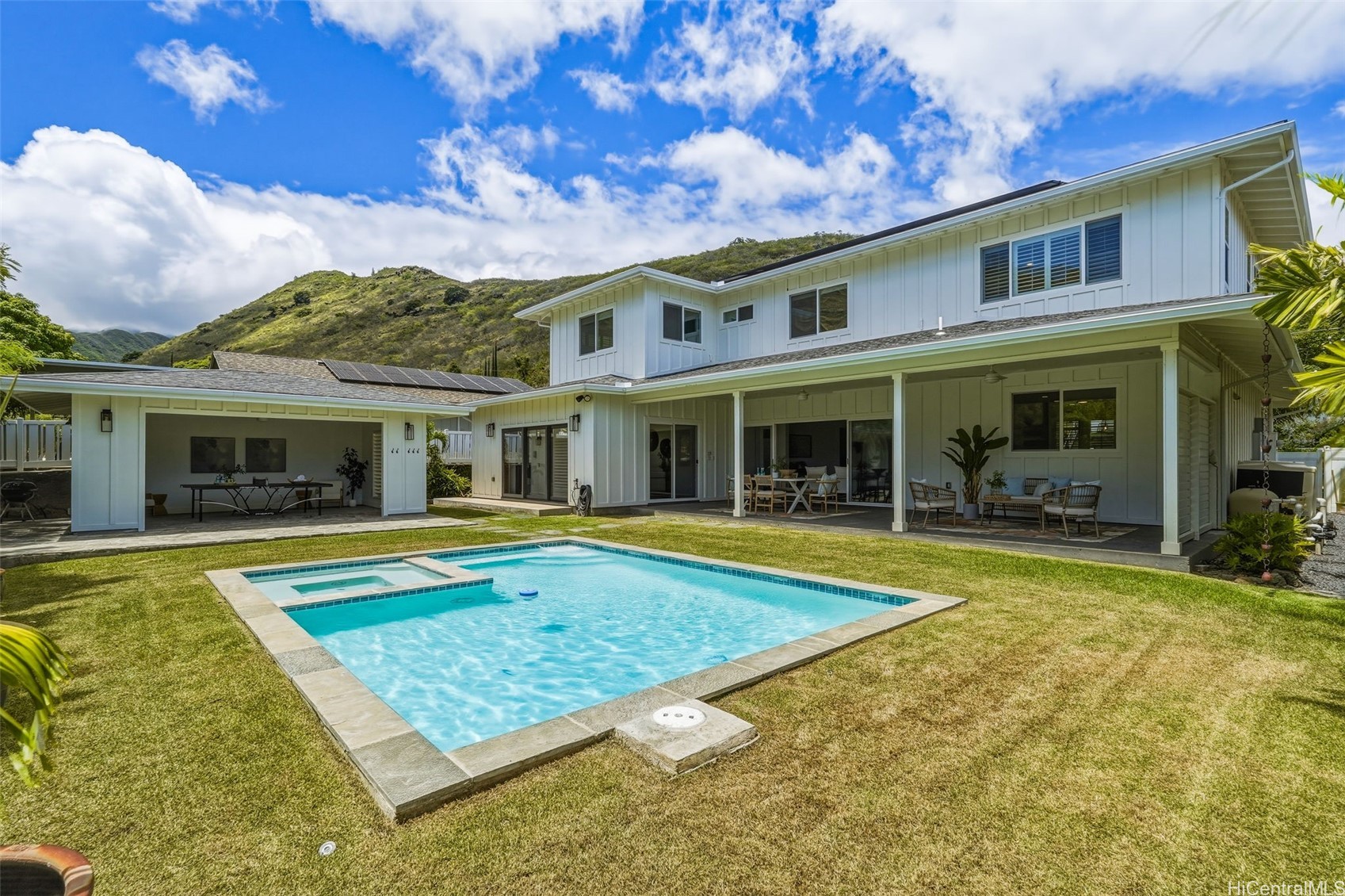 カハラ・ワイアラエ | 5872 Haleola Street, Honolulu, HI 96821
