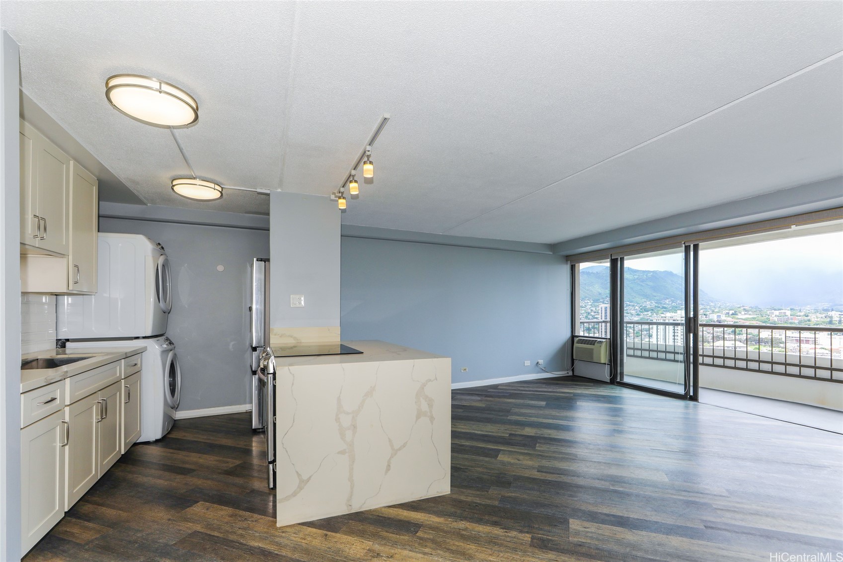 ワイキキ | 2333 Kapiolani Boulevard, Honolulu, HI 96826