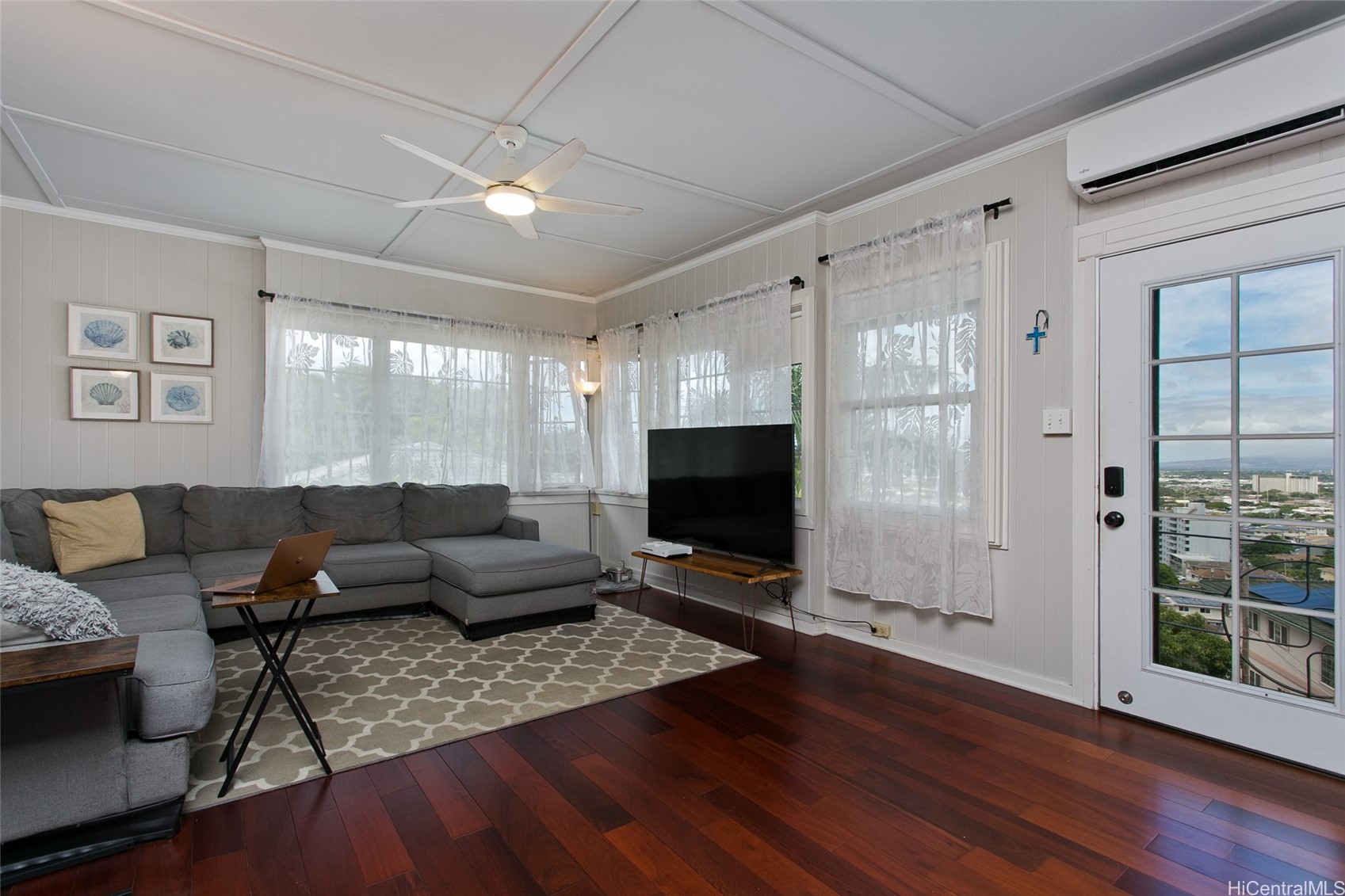 カカアコ・ダウンタウン | 2158 Makanani Drive, Honolulu, HI 96817