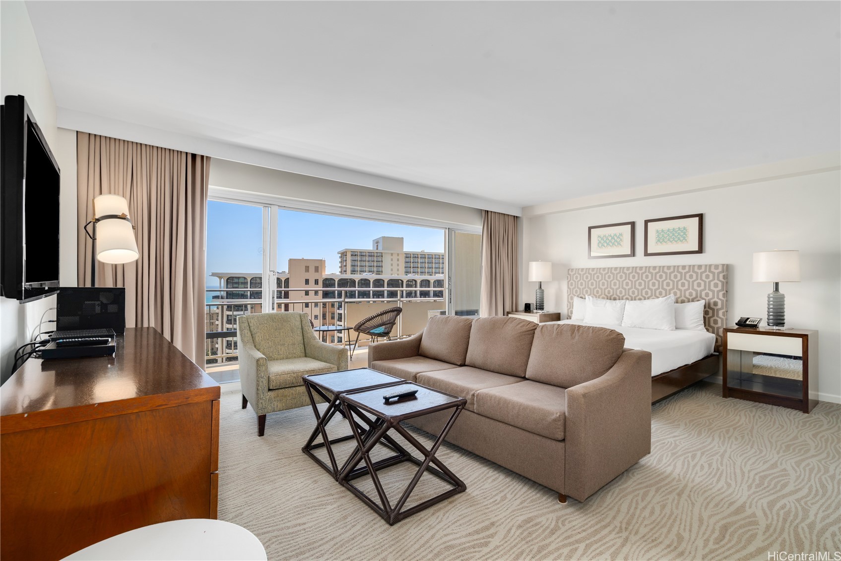 ワイキキ | 1777 Ala Moana Boulevard, Honolulu, HI 96815