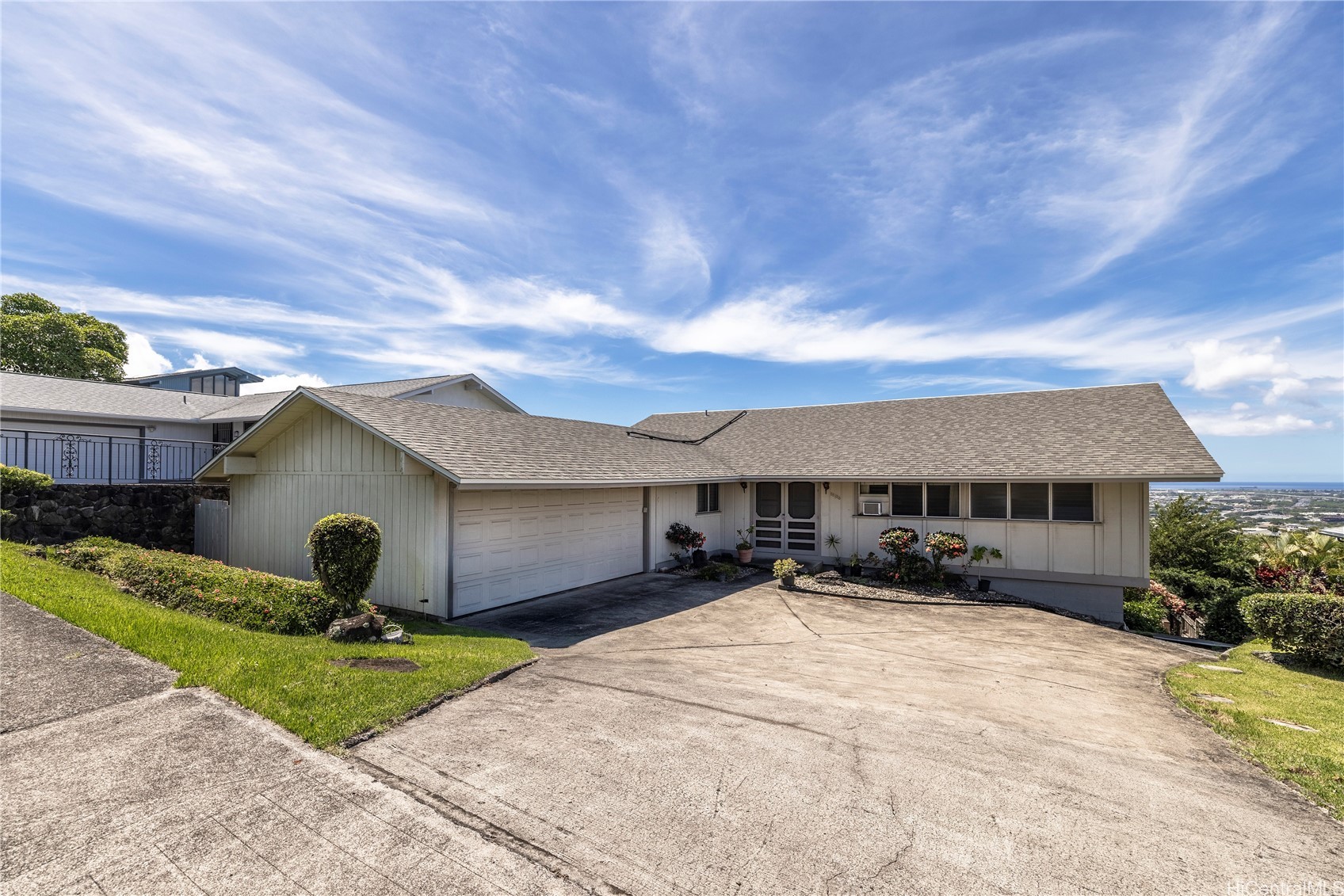 ソルトレイク | 98-1015 Kaonohi Street, Aiea, HI 96701